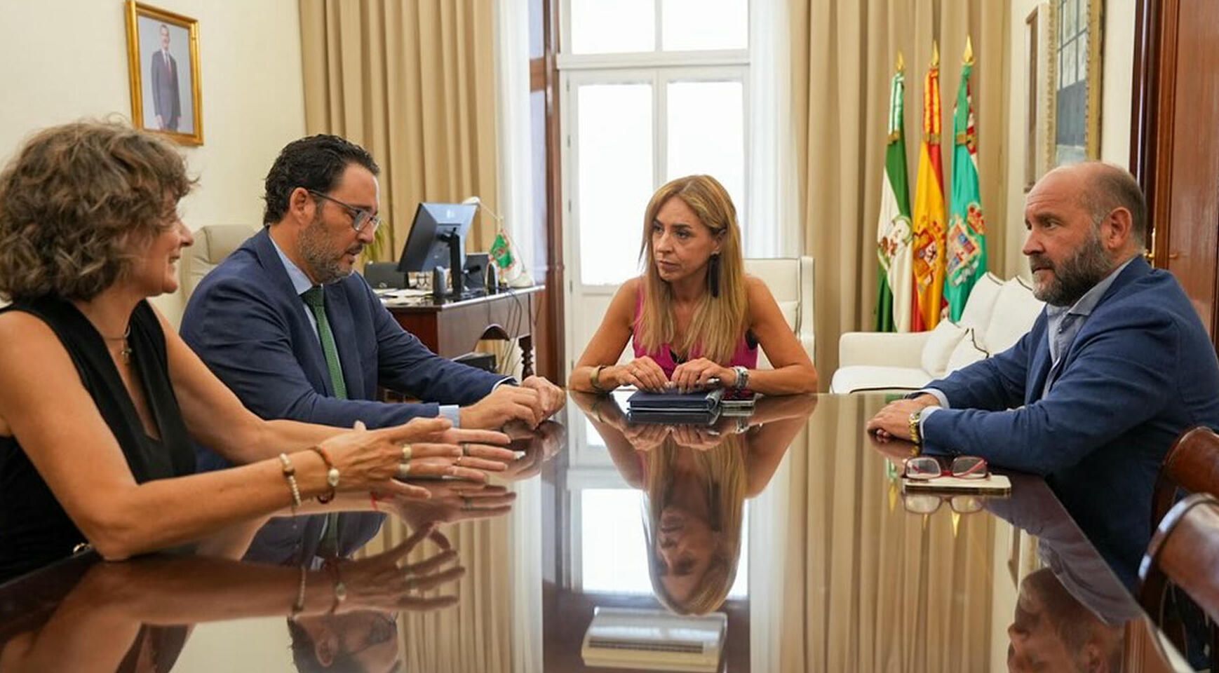 La reunión mantenida este jueves entre la Diputación y la Confederación de Empresarios.