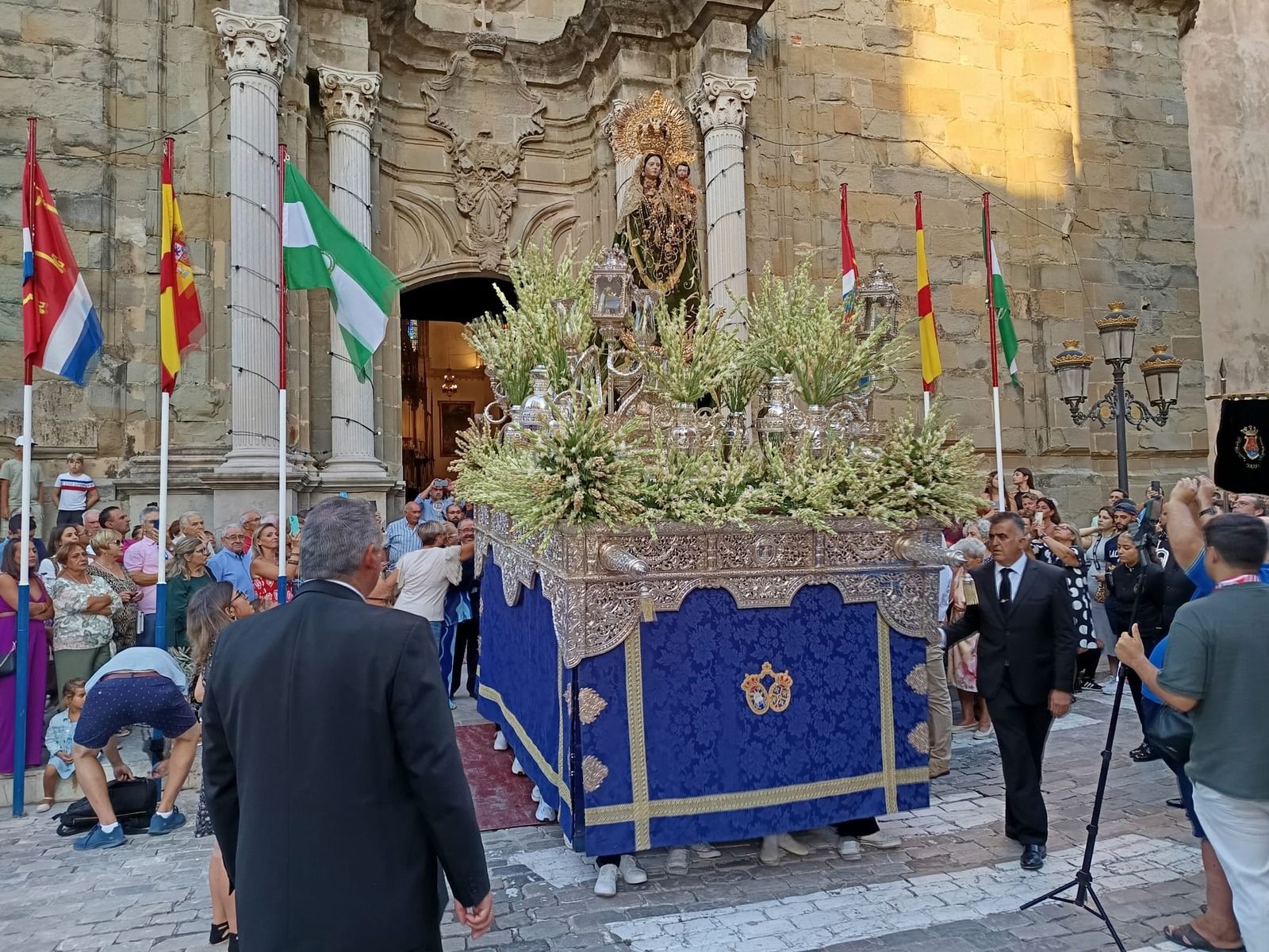 Salida procesional de la Virgen de la Luz Coronada. Feria 2024 (1)