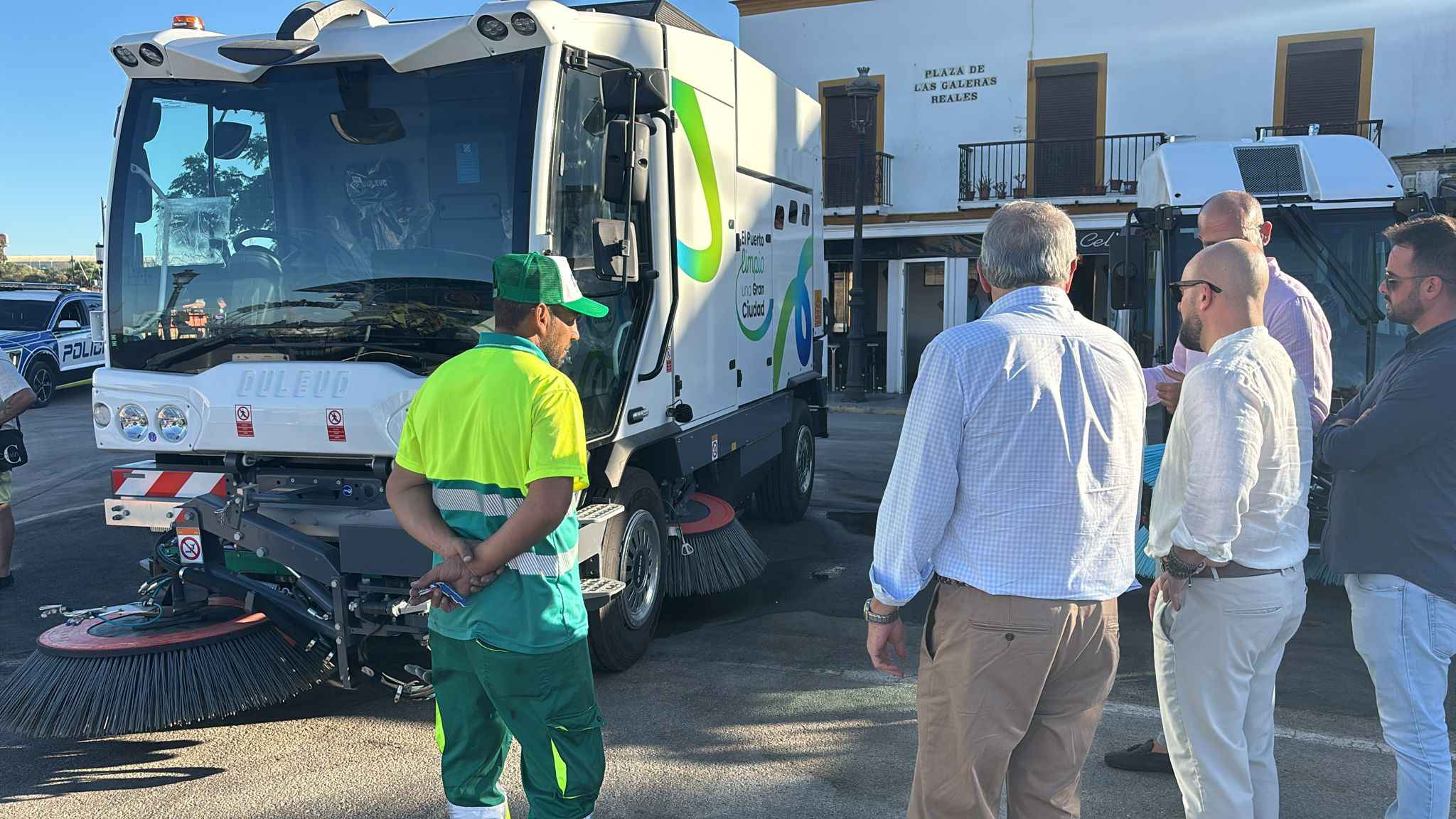 Uno de los nuevos vehículos de limpieza de El Puerto.