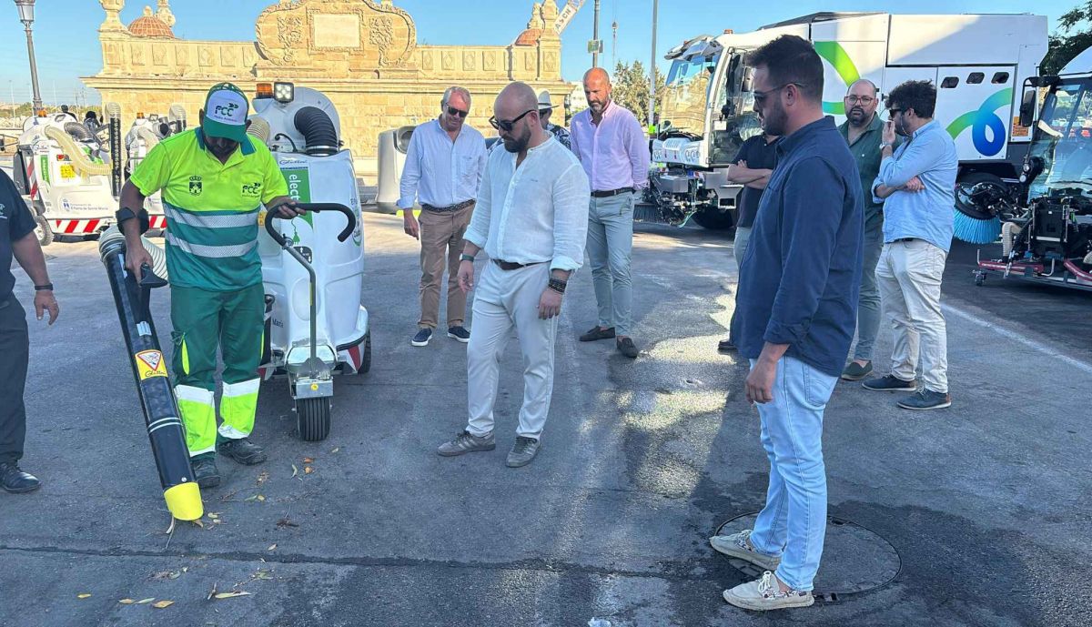 Un carrito autopropulsado que facilitará el trabajo de los operarios de la limpeiza.