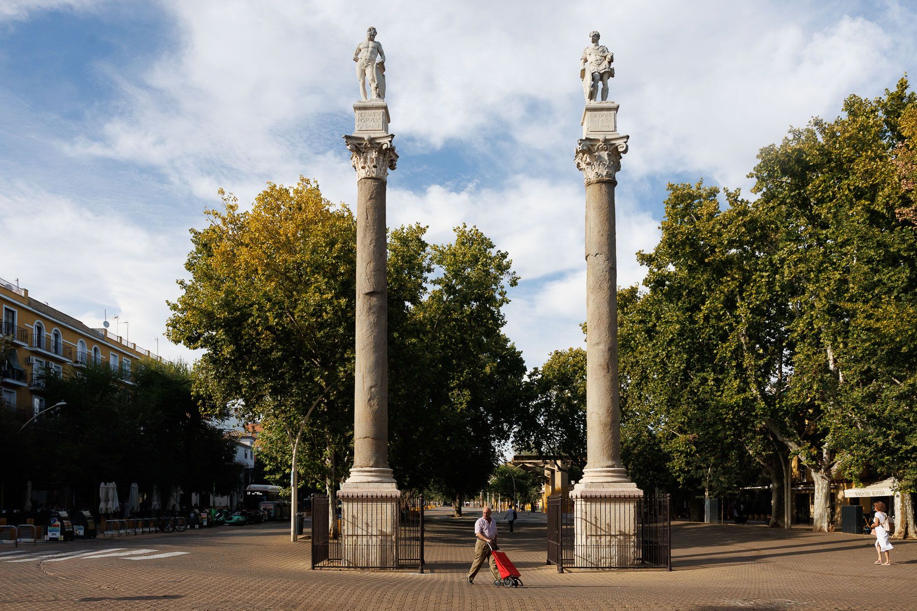 Las columnas de la Alameda de Hércules de Sevilla. Las columnas de la Alameda de Hércules de Sevilla.