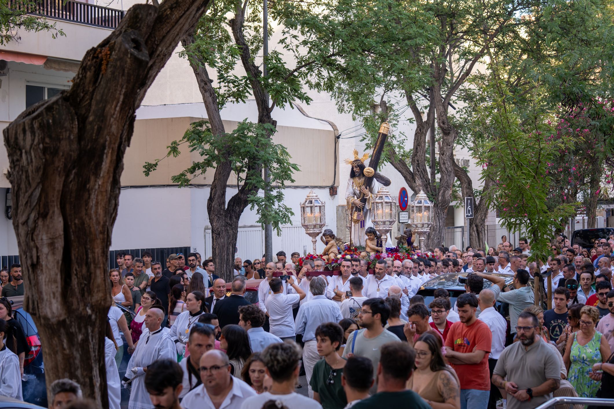 El Nazareno regresa a Santa María por el barrio de Bahía Blanca