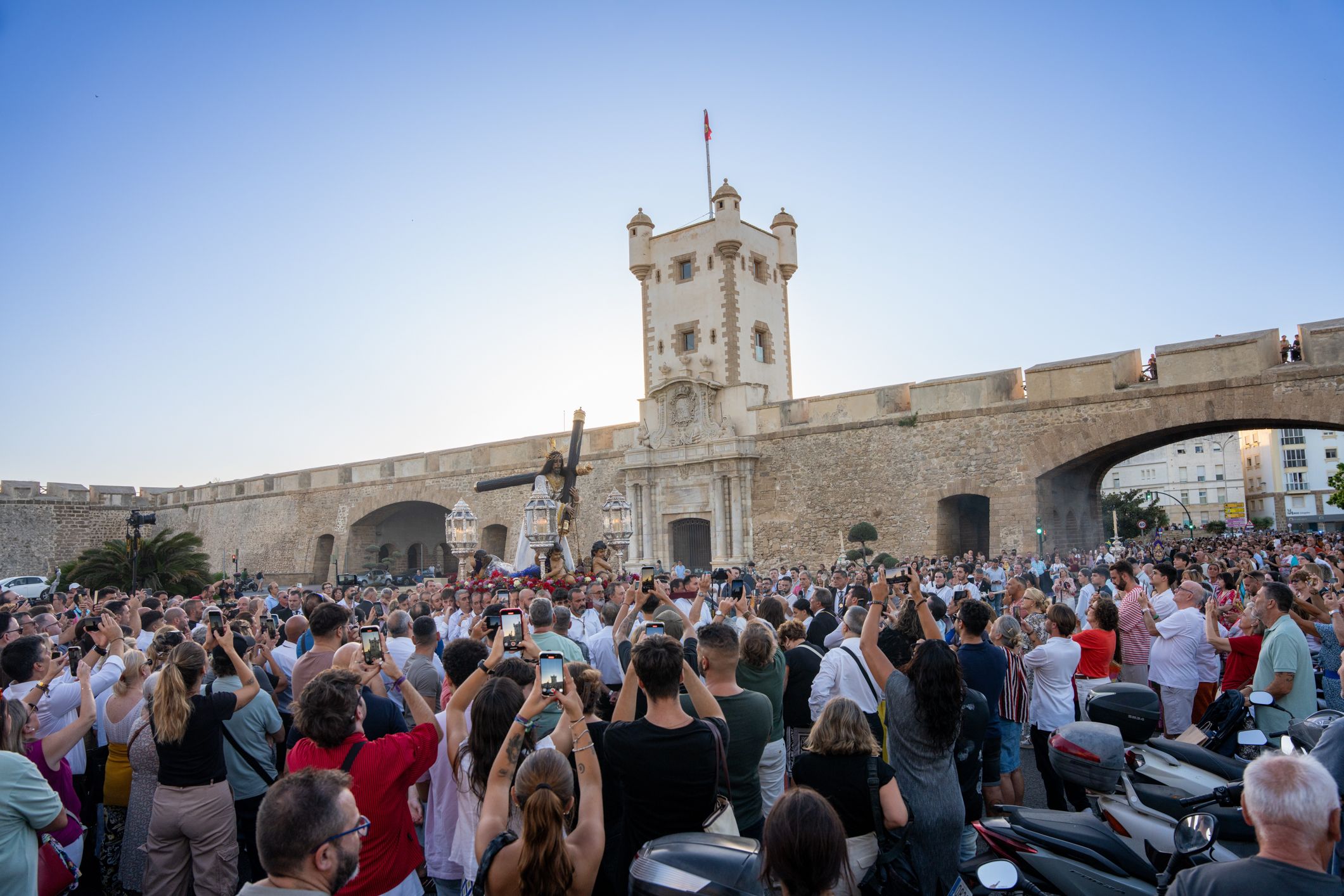 El Nazareno regresa a Santa María tras su peregrinación extramuros