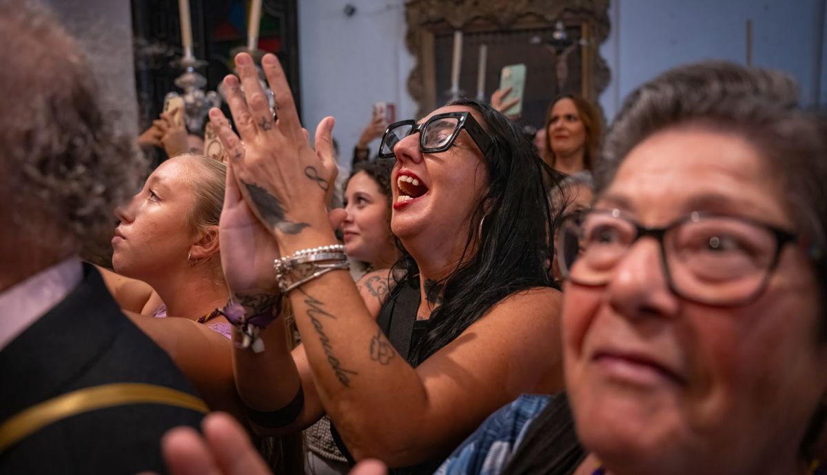 El cariño y el fervor de Cádiz hacia Jesús en el final de la peregrinación.