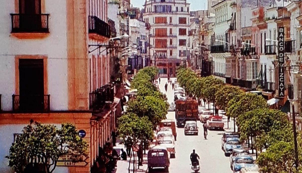 calle larga antes de peatonalización