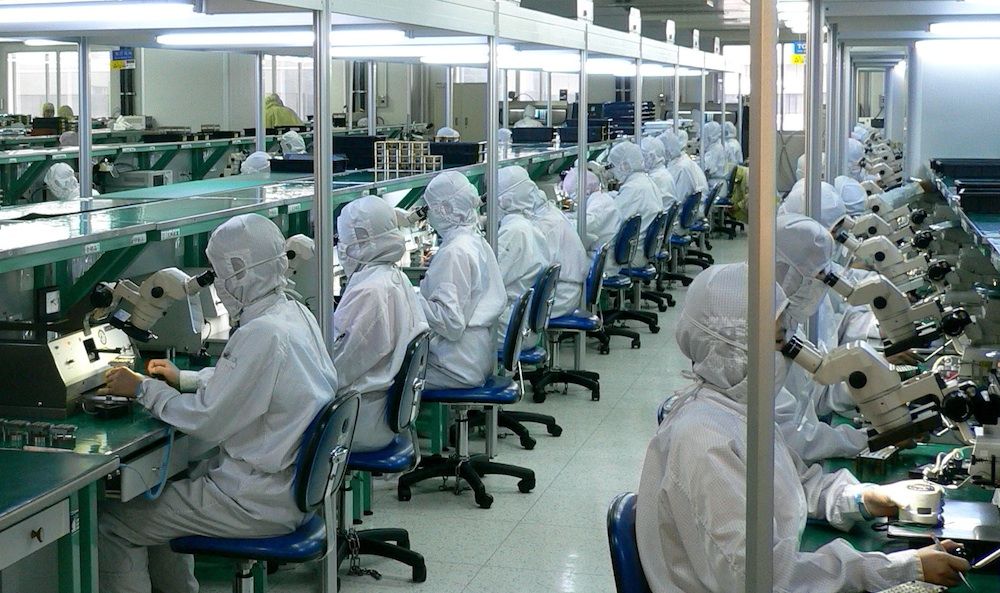 trabajadores-de-una-fabrica-china-.jpg
