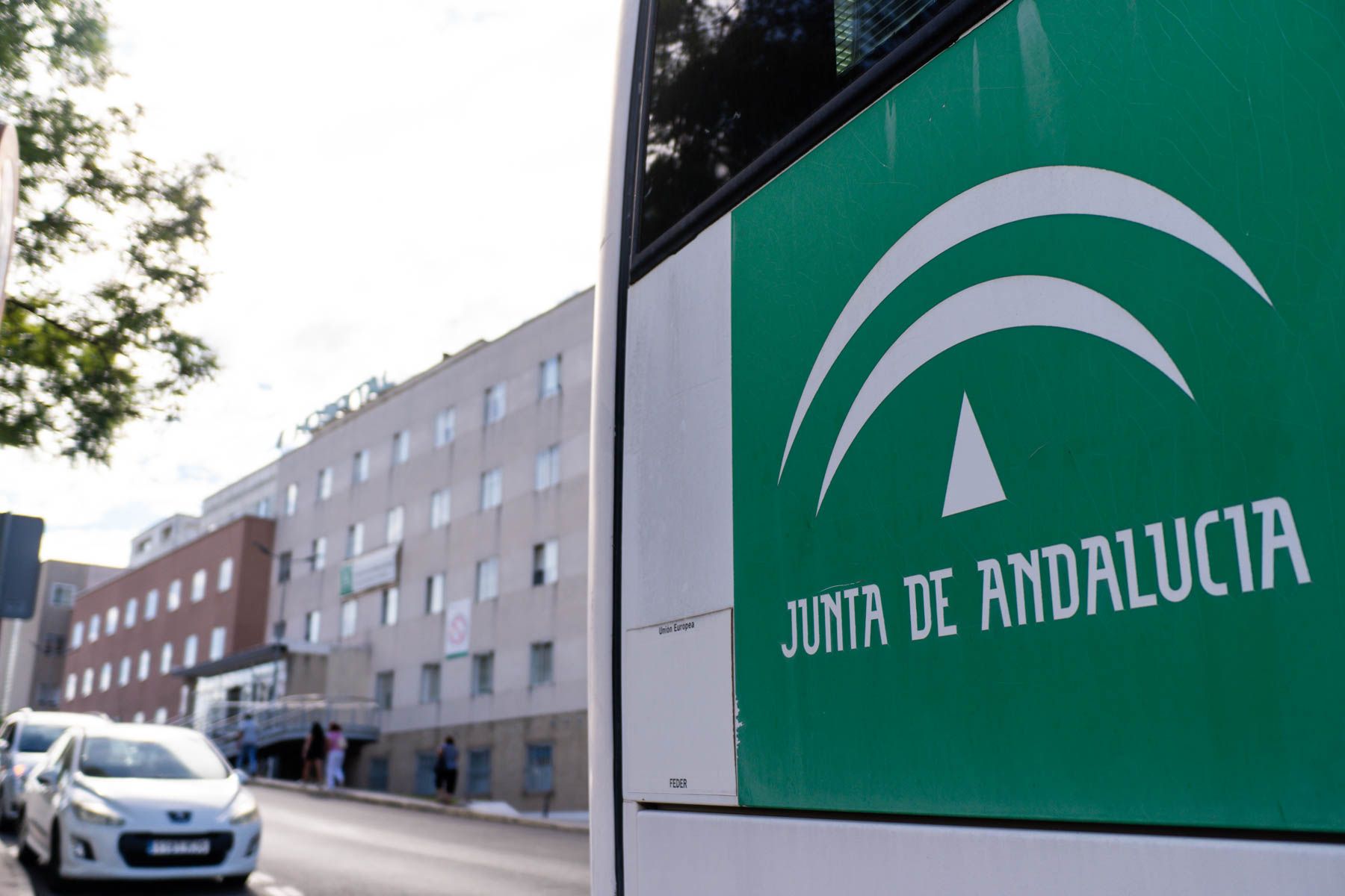 El antiguo logo de la Junta de Andalucía, en el Hospital de Jerez. El antiguo logo de la Junta de Andalucía, en el Hospital de Jerez.