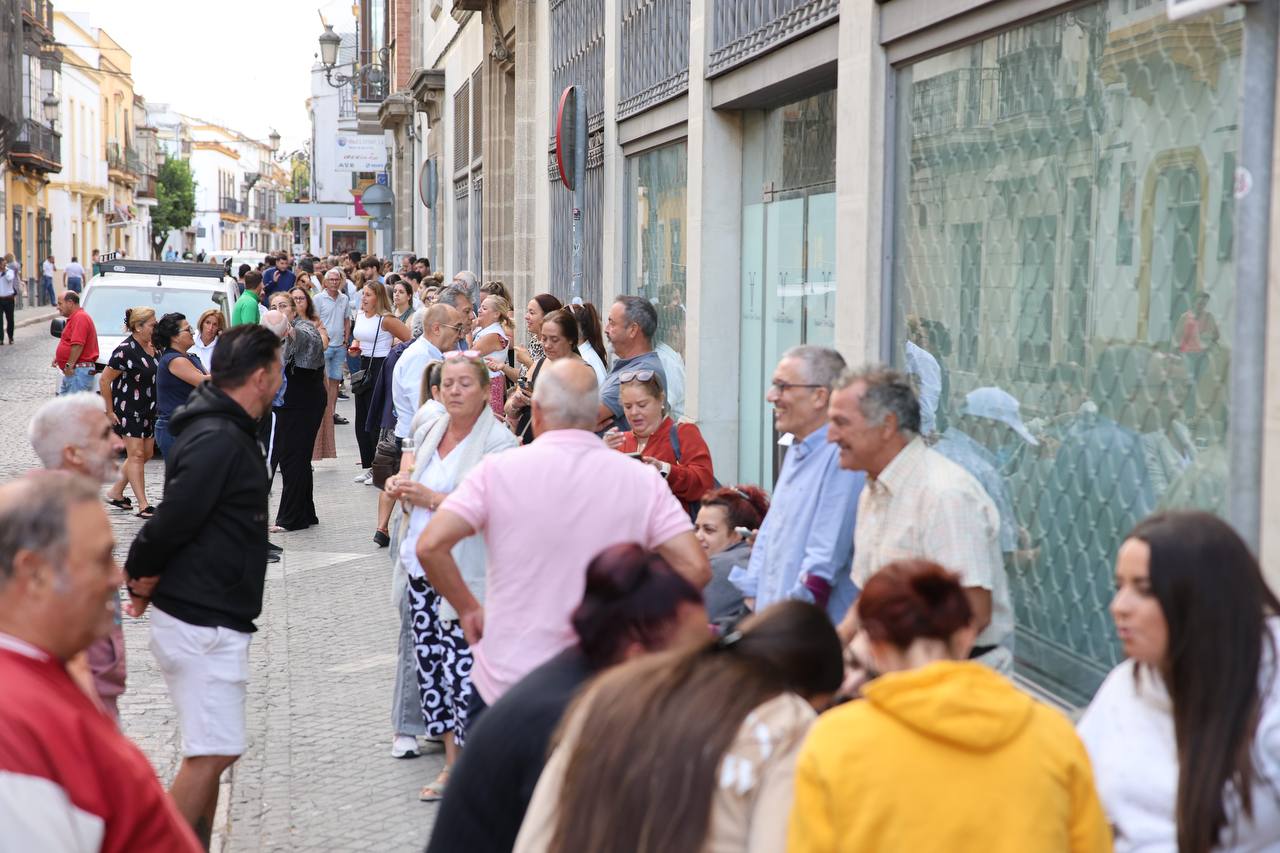 Colas en el Villamarta para el espectáculo navideño de Luis de Perikín.