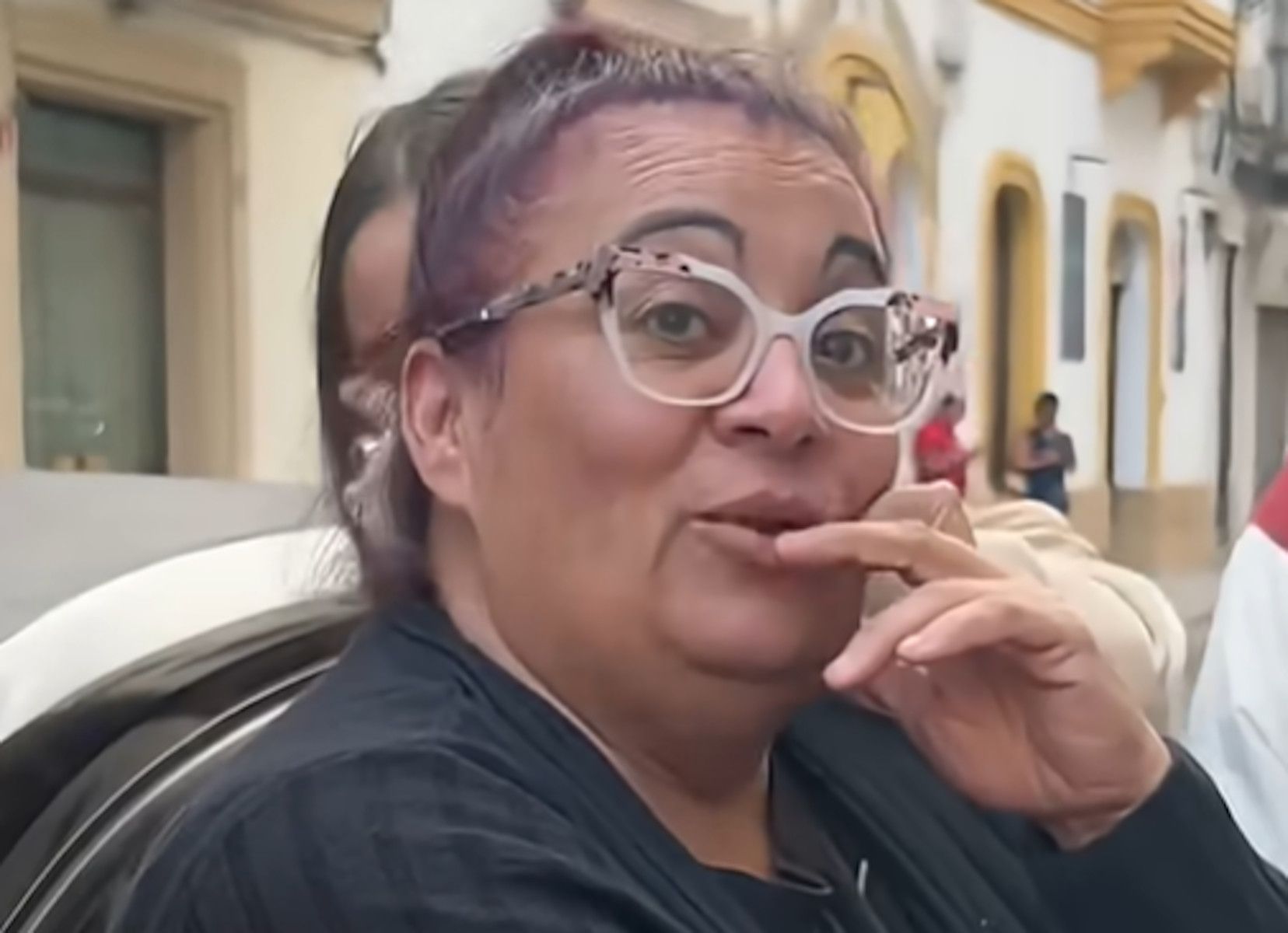 Seguidora de 'Así canta Jerez en Navidad' en la cola.