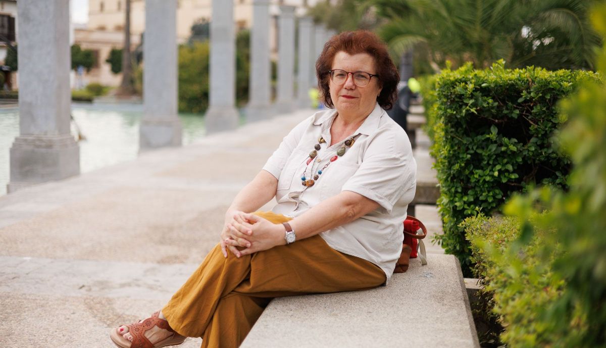 La escritora posando para esta entrevista. 