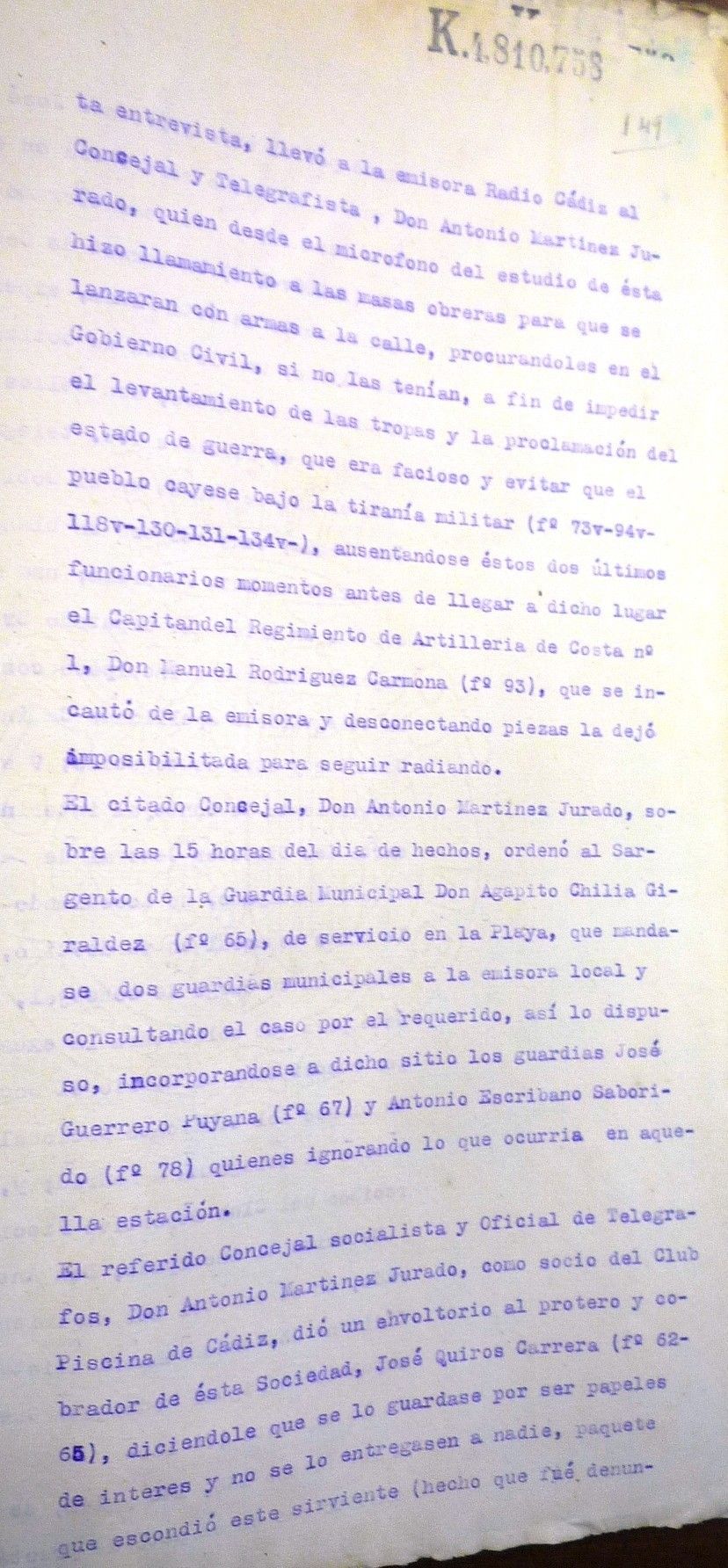 Auto resumen del instructor relatando lo ocurrido en la emisora.
