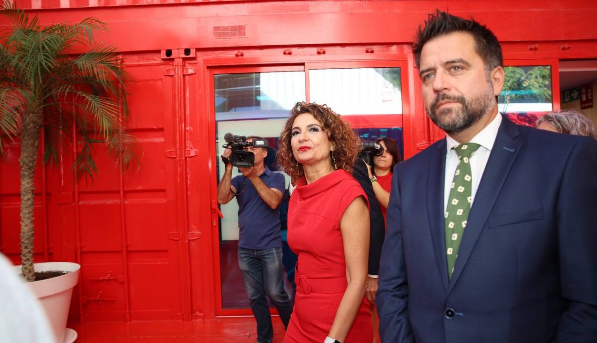 María Jesús Montero junto a Fran González en Zona Franca.