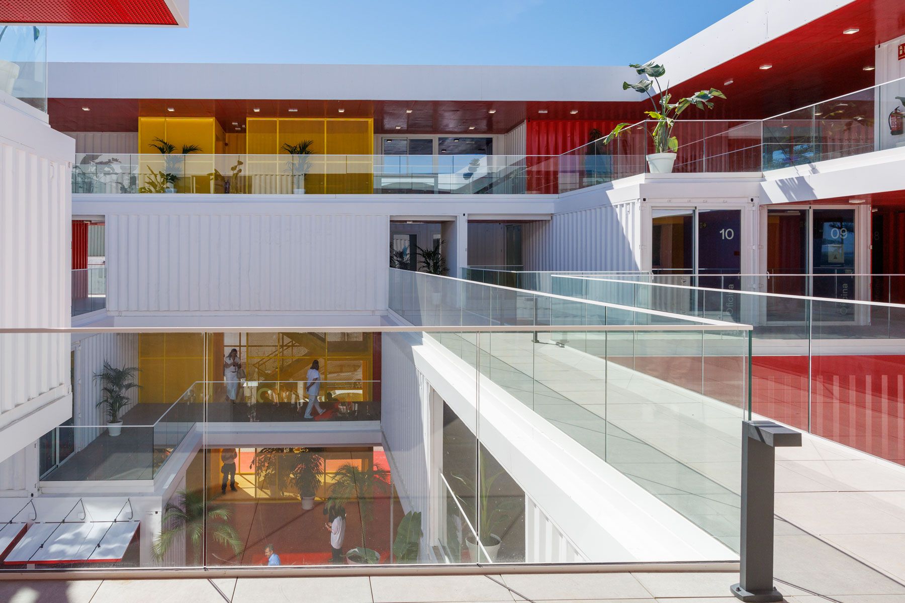 Aspecto de la incubadora, desde dentro.