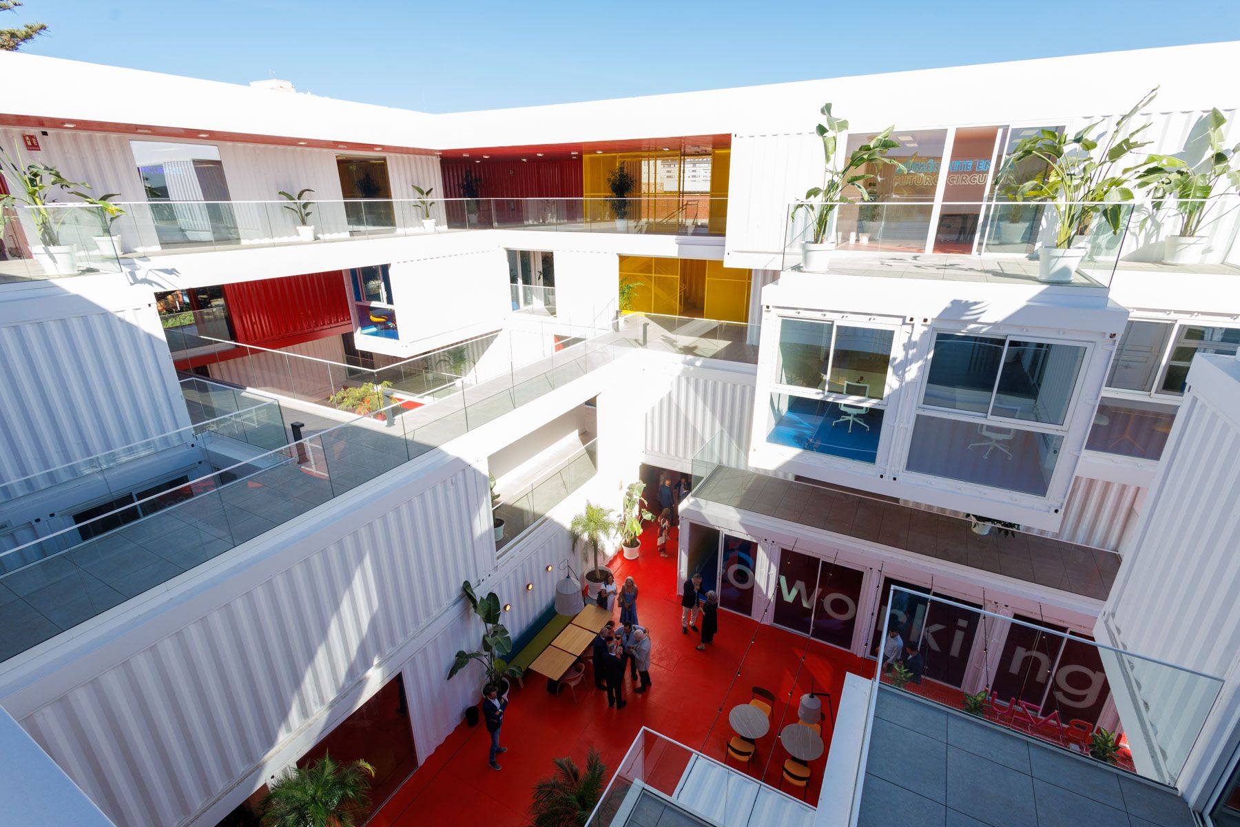 Incubazul, visto desde la última planta.