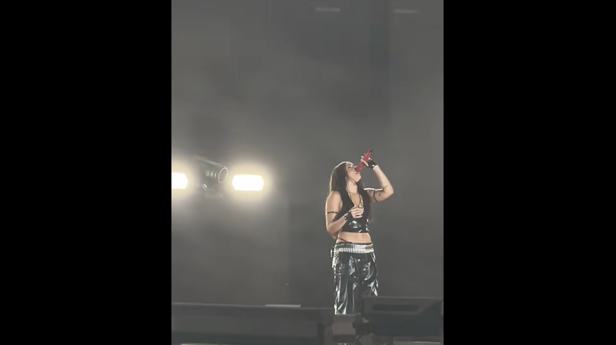 Lola Índigo anuncia su retirada temporal en el Coca Cola Music Experience.