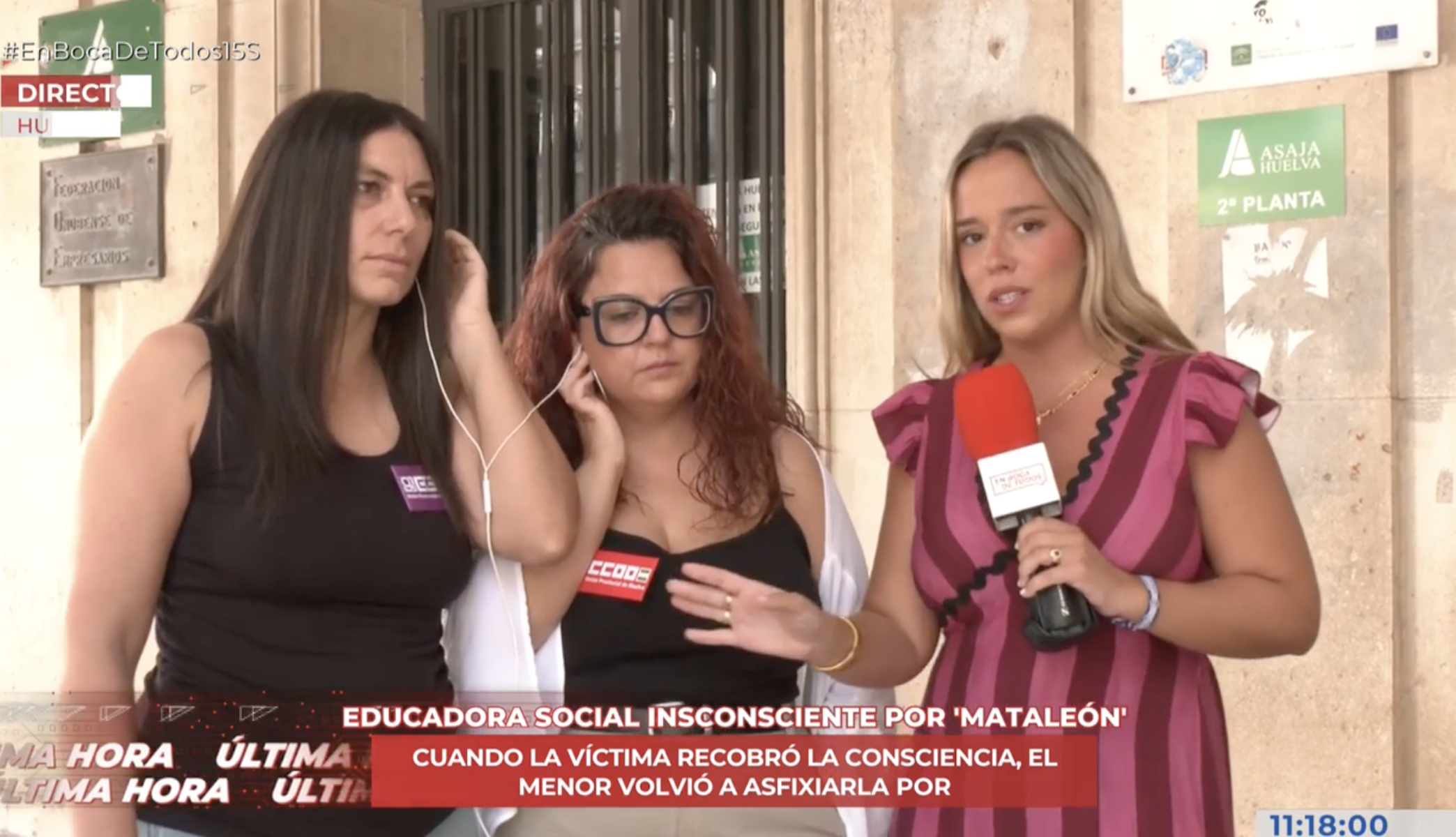 Lydia y Rocío, junto a la reportera de 'En boca de todos'. Lydia y Rocío, junto a la reportera de 'En boca de todos'.