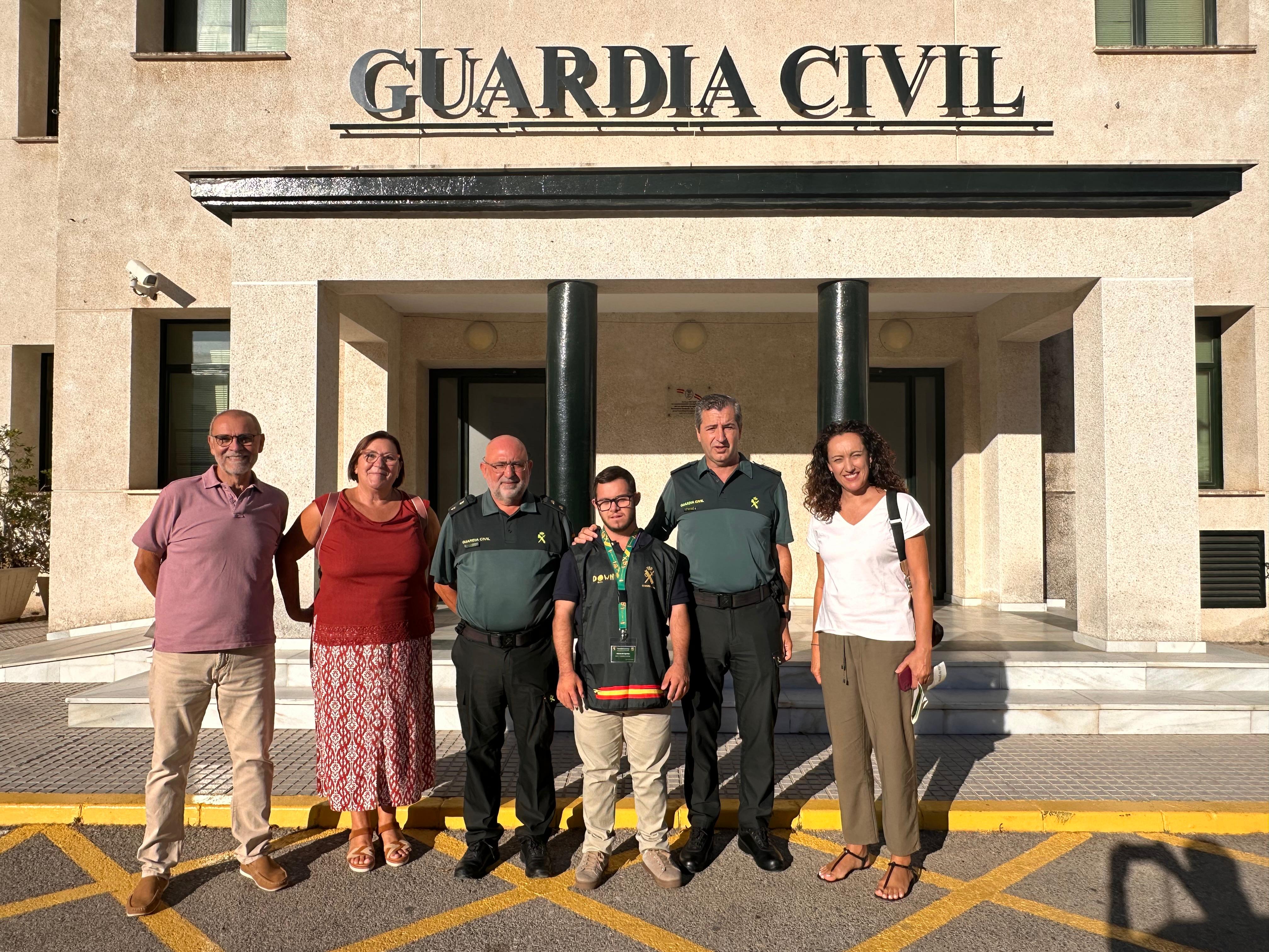 La Guardia Civil firma un convenio con la asociación de Síndrome de Down.