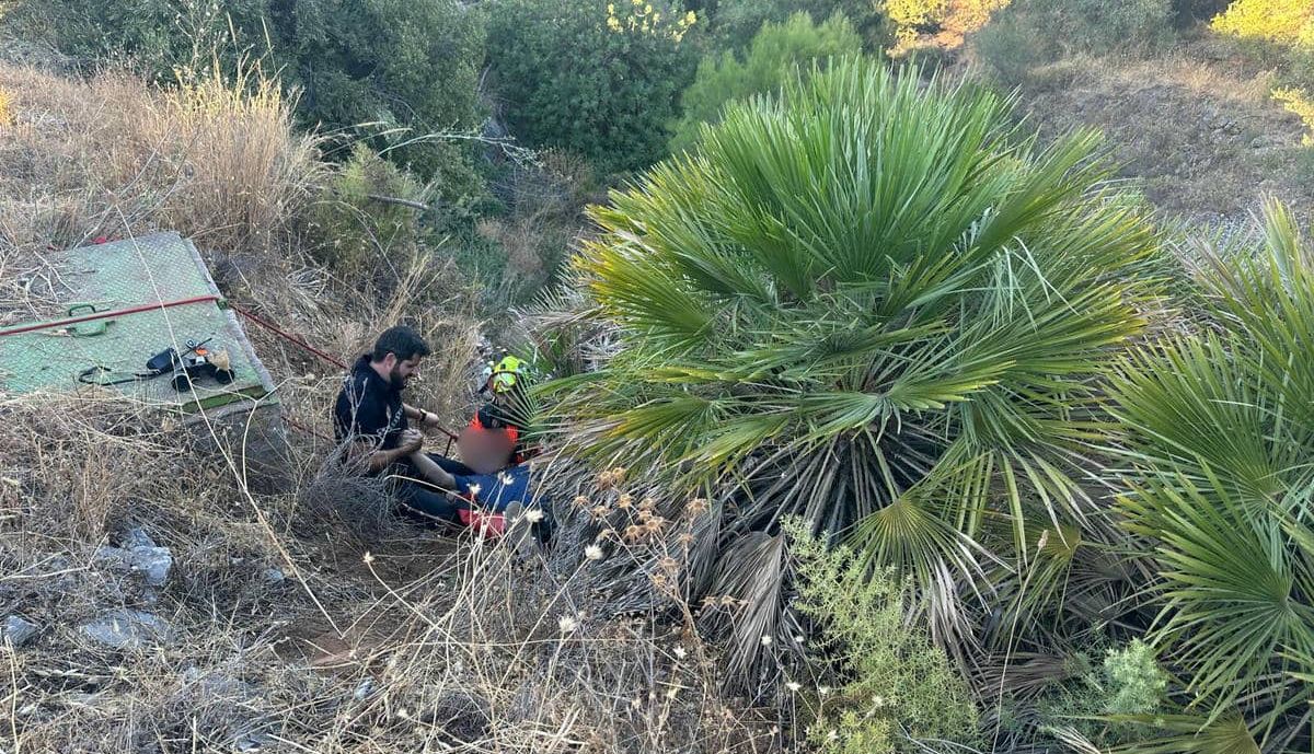 Un momento de la labor de los agentes.