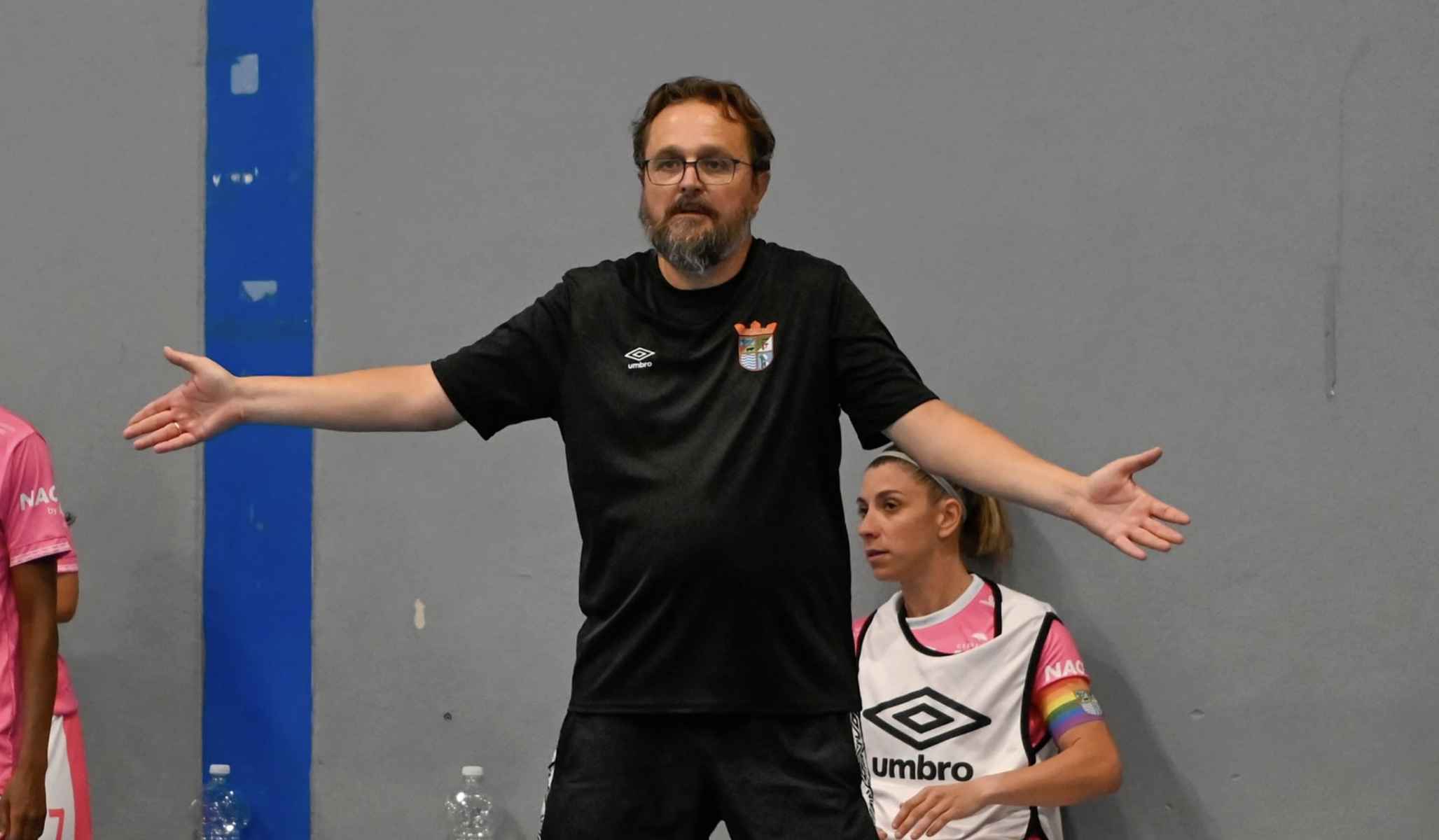 Andrés Sánchez, técnico del Guadalcacín FSF, en el último partido de su equipo.   FOTO: EDUARDO RABANEDA