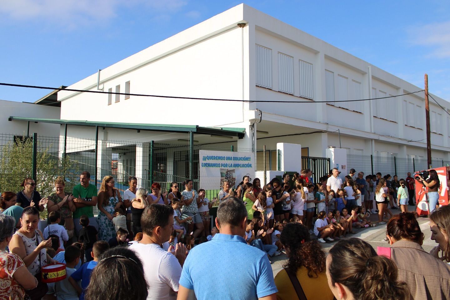 Protesta en el CEIP Aljibe de Jimena.