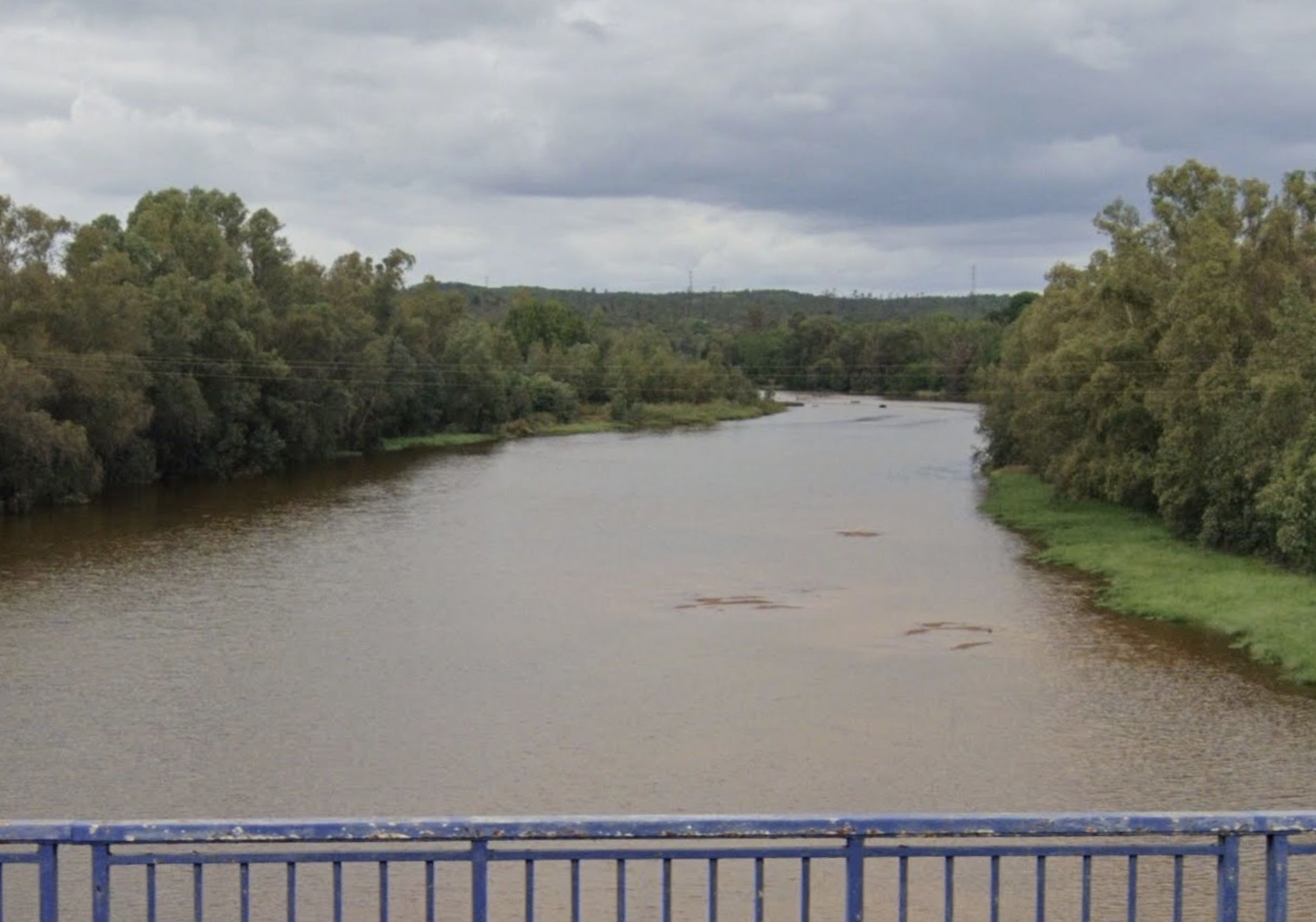 El río Odiel a su paso por Gibraleón. El río Odiel a su paso por Gibraleón.