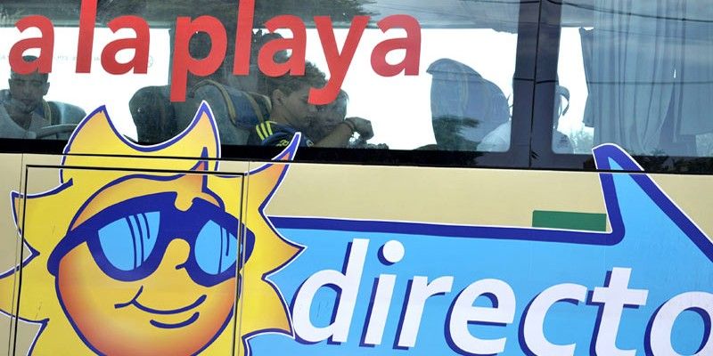 Autobús del Consorcio de Transporte que conecta el mundo rural con las playas de Cádiz, en una imagen de archivo.