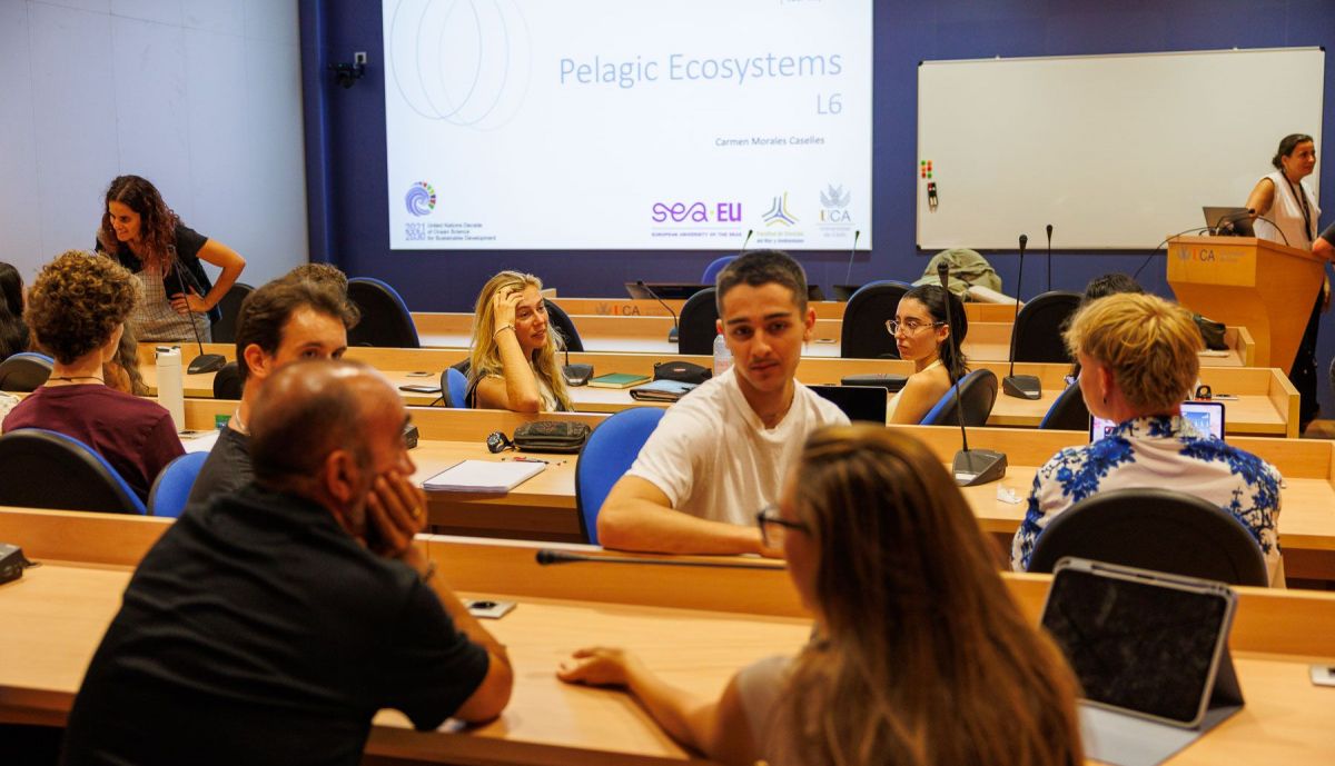 Estudiantes europeos del nuevo grado en Economía azul.