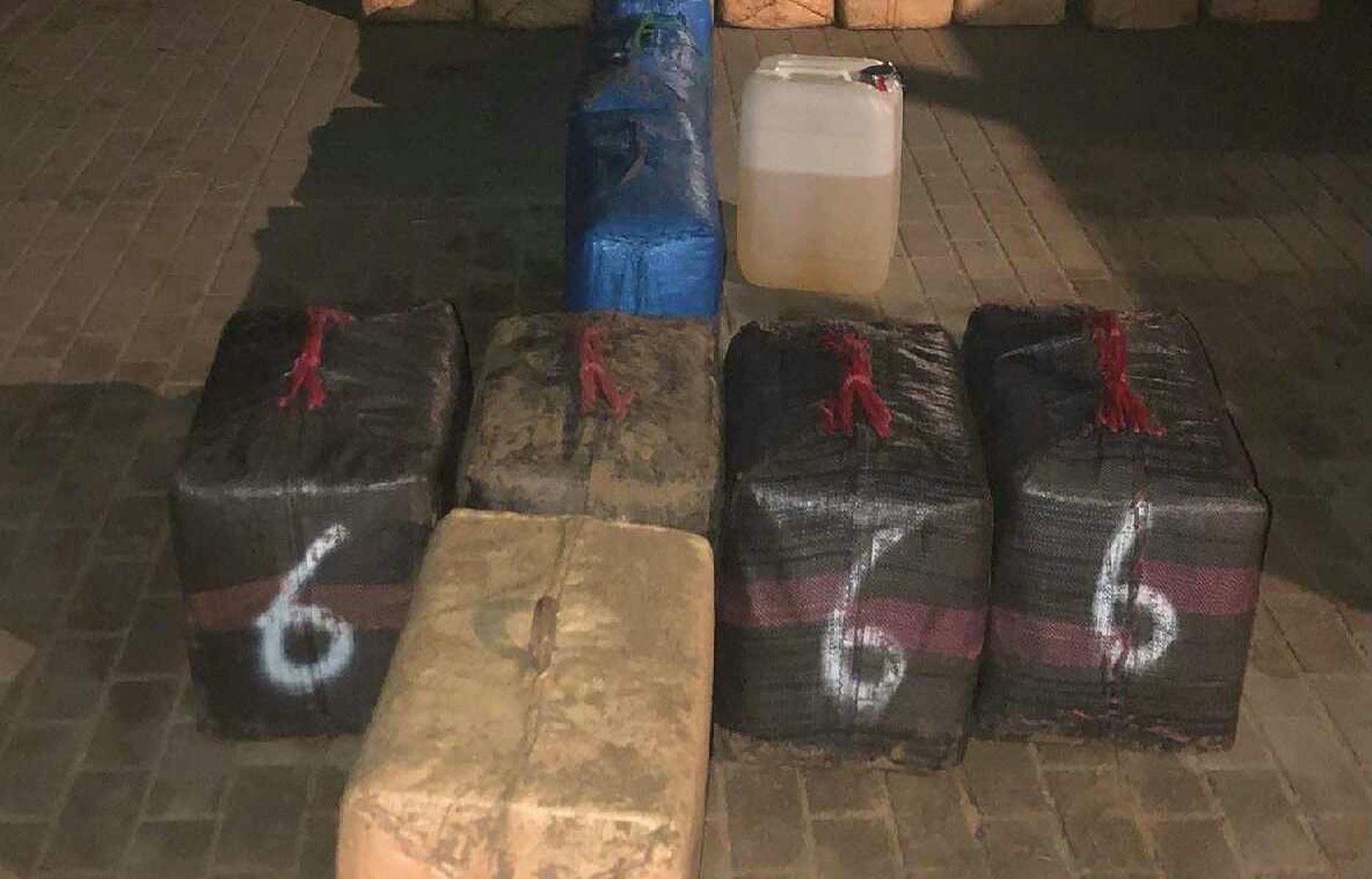 Parte del material incautado por la Guardia Civil.