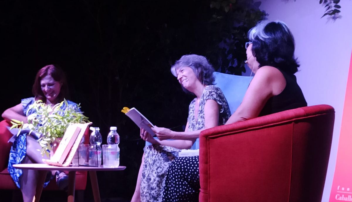 Marta Sanz leyendo sus poemas