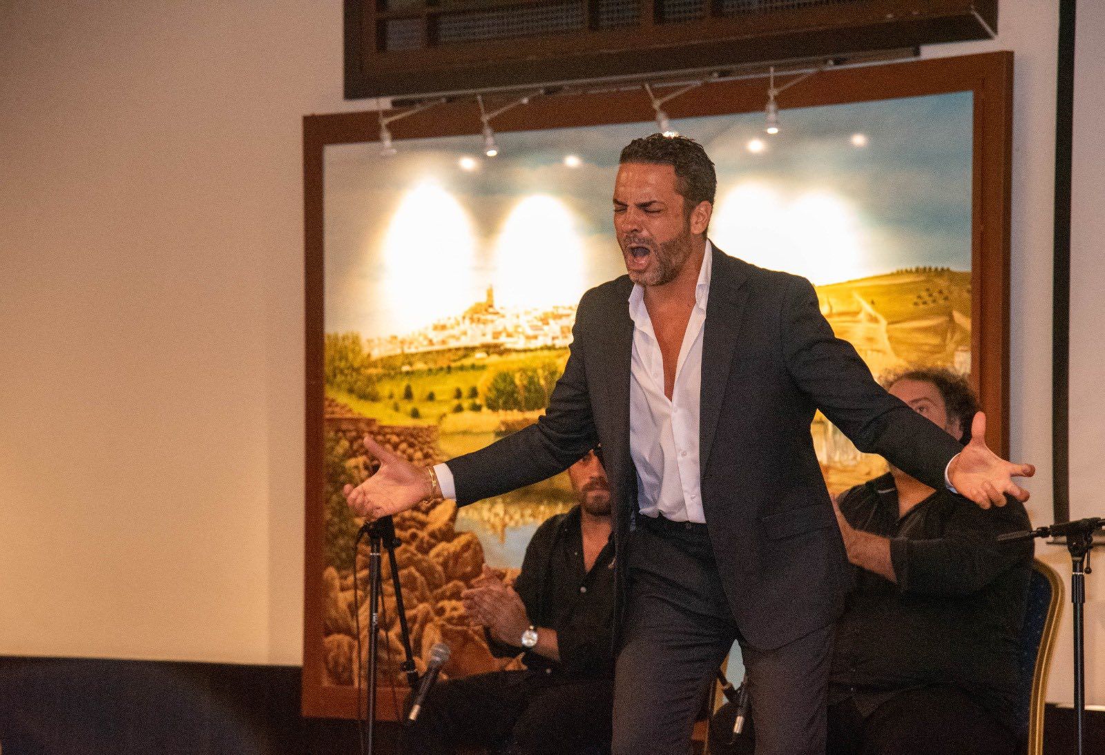 El cantaor jerezano Jesús Méndez fue uno de los artistas encargados de ilustrar el VI Encuentro Provinicial de Peñas Flamencas de Cádiz.