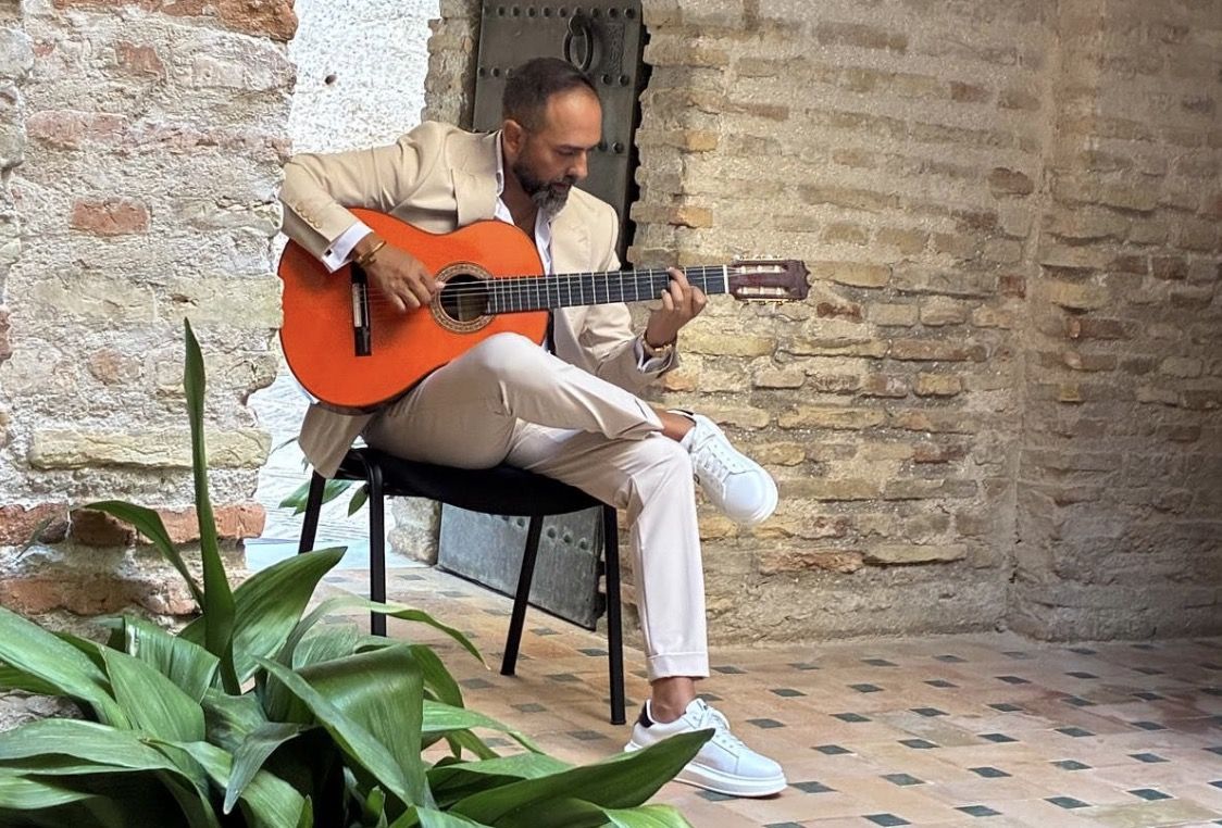 Nono Jero estrena el single 'Entre tus manos' para su debut en solitario.