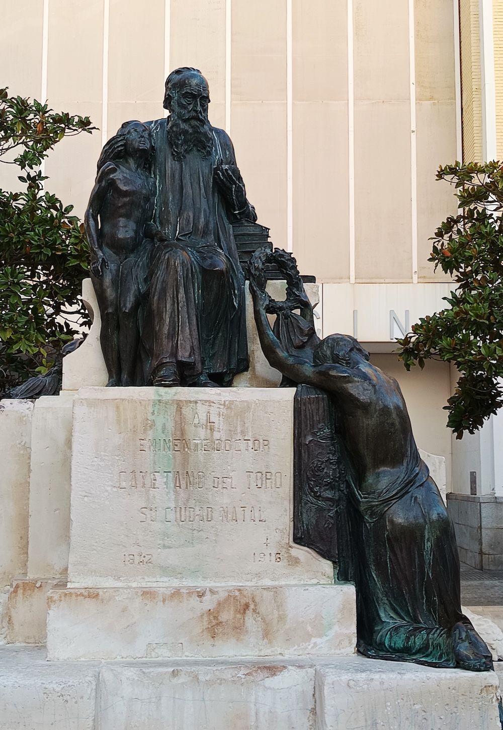 2 Monumento Cayetano del Toro, frontal