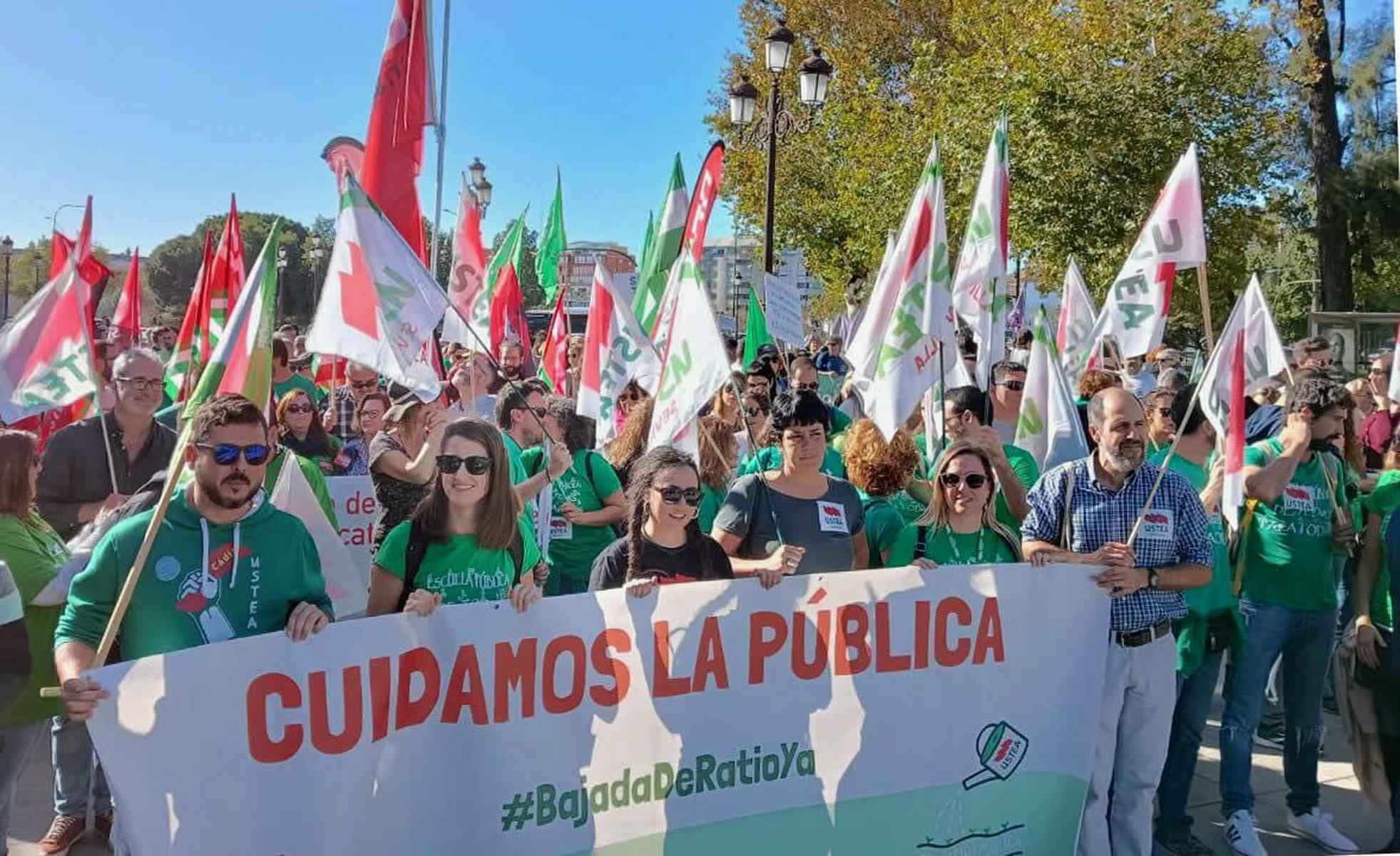 Una movilización en Andalucía en defensa de la escuela pública.