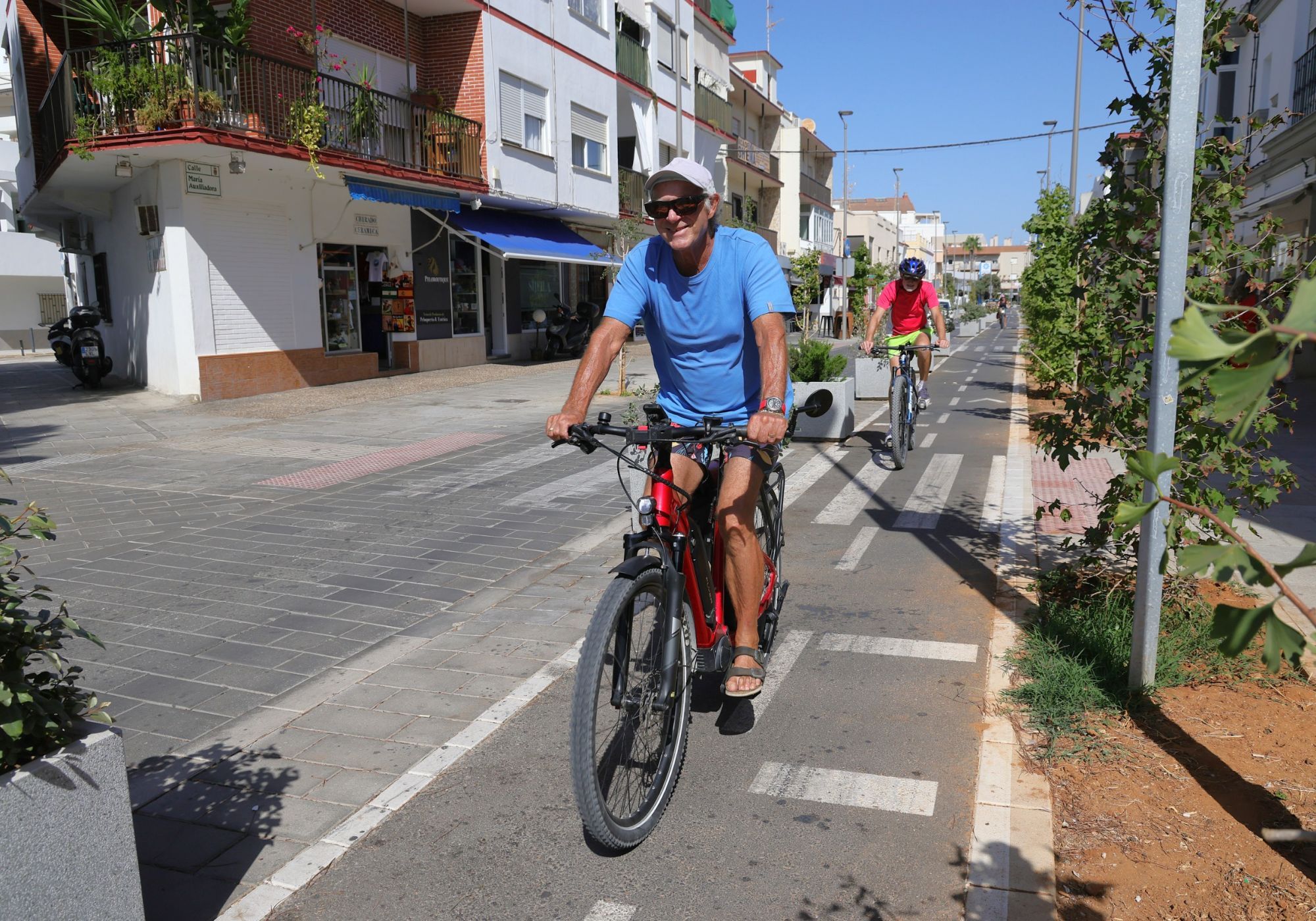 El carril bici de Rota en el tramo que transcurre por el casco urbano. 