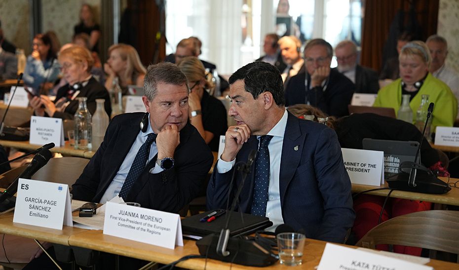 Juanma Moreno, con Emilio García Page.