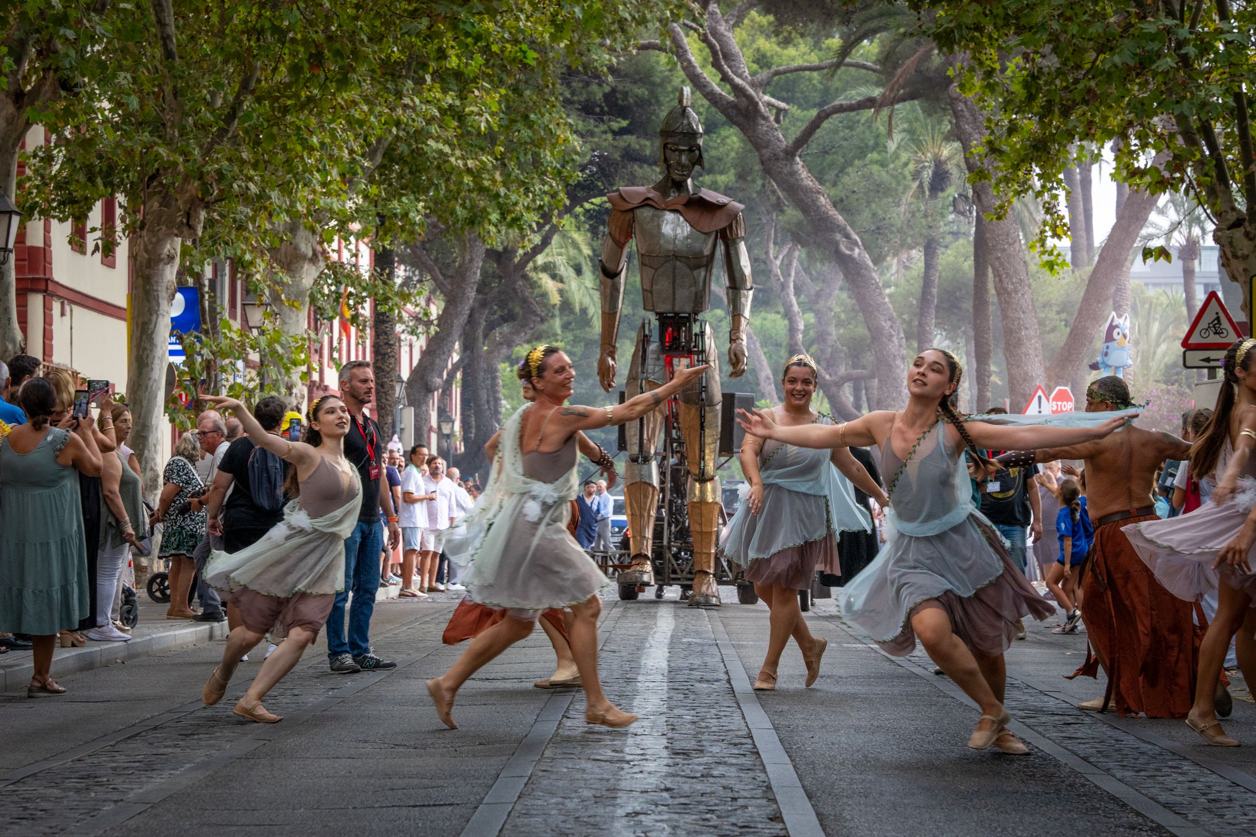 El espectacular viaje en el tiempo de Cádiz  así ha vuelto a ser Gades 16