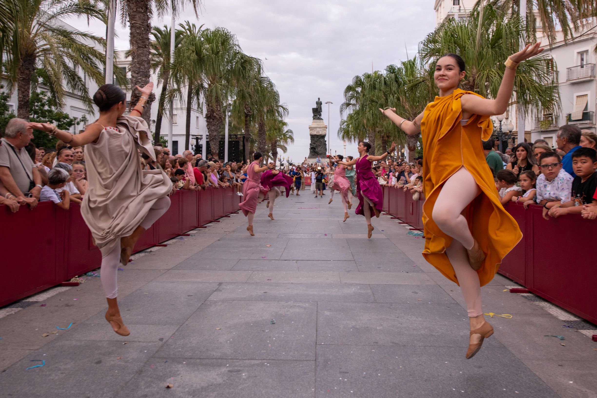 El espectacular viaje en el tiempo de Cádiz  así ha vuelto a ser Gades 28