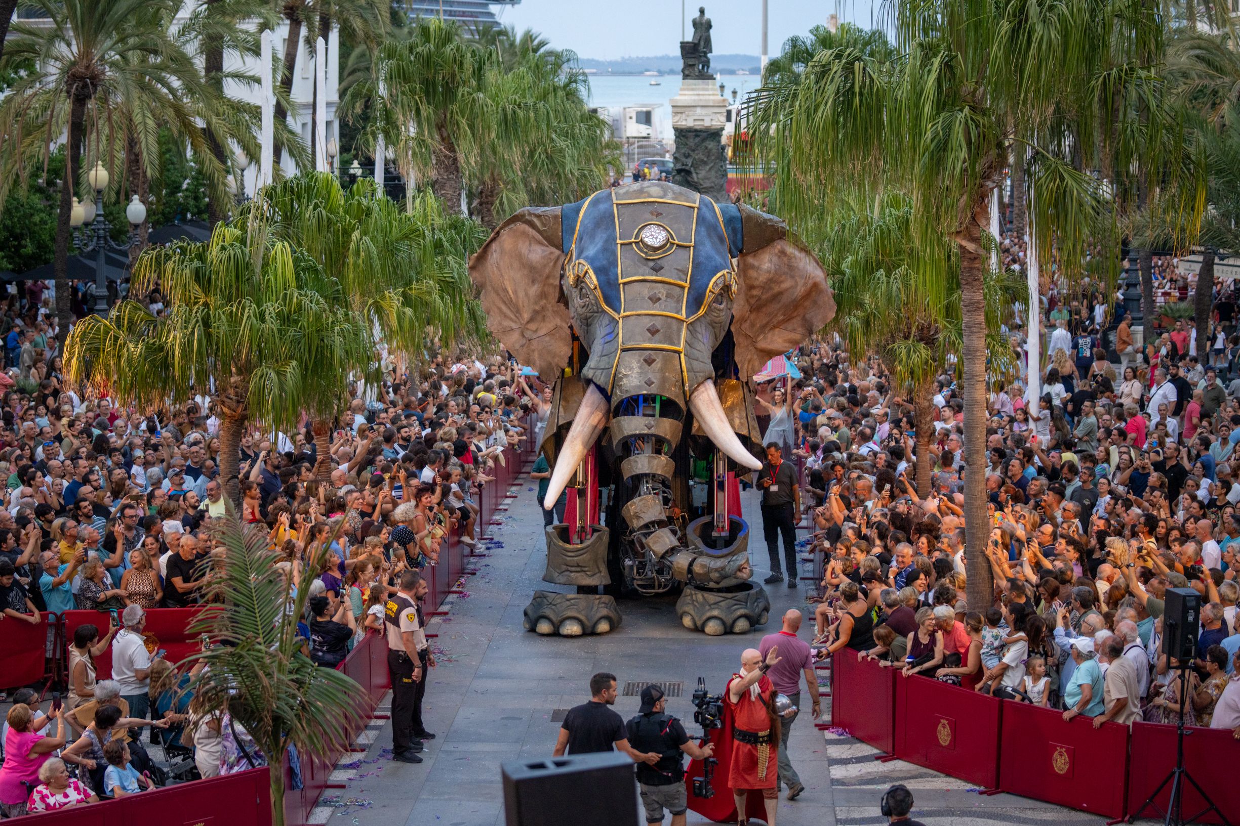 El espectacular viaje en el tiempo de Cádiz  así ha vuelto a ser Gades 41