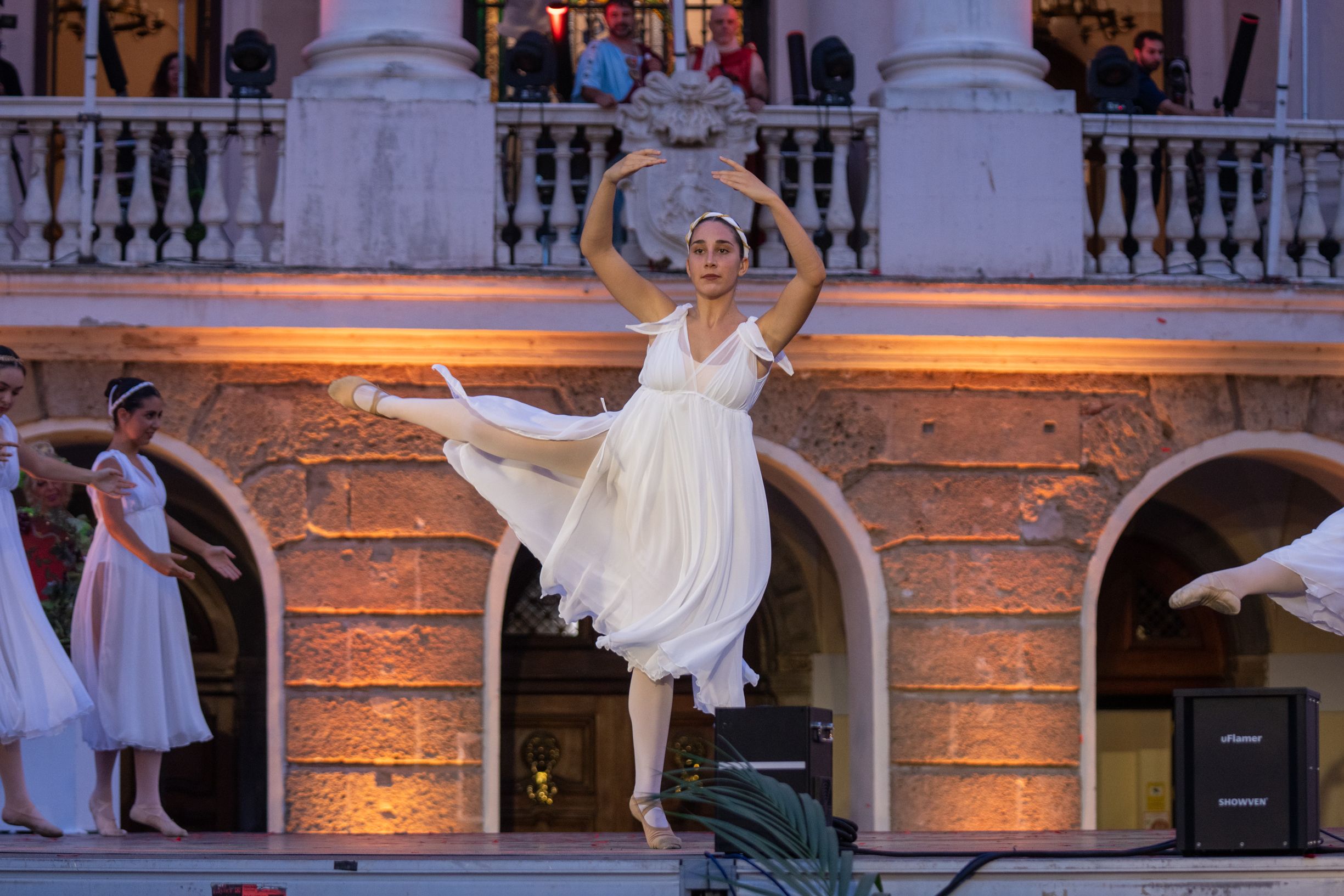 El espectacular viaje en el tiempo de Cádiz  así ha vuelto a ser Gades 49