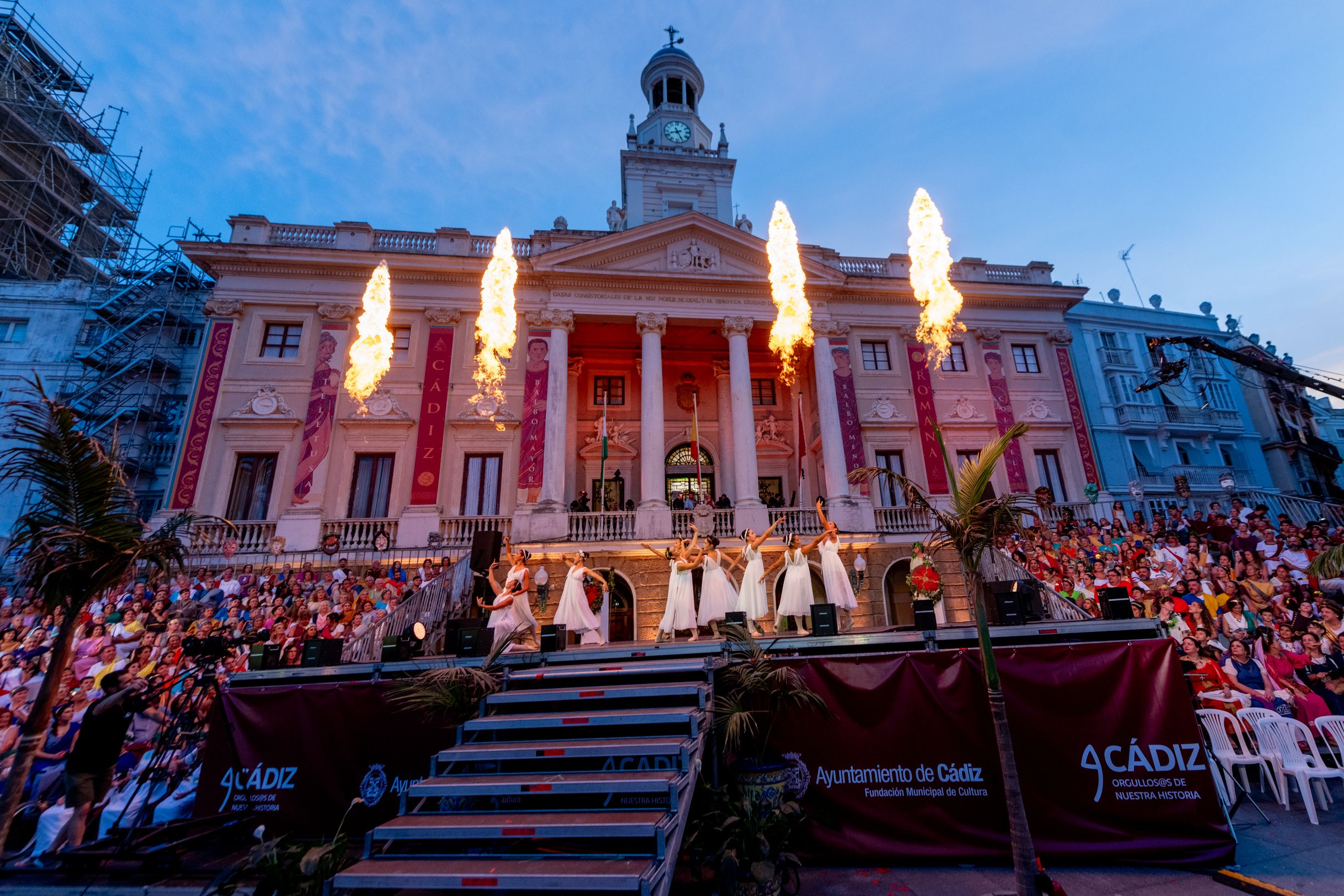 El espectacular viaje en el tiempo de Cádiz  así ha vuelto a ser Gades 50