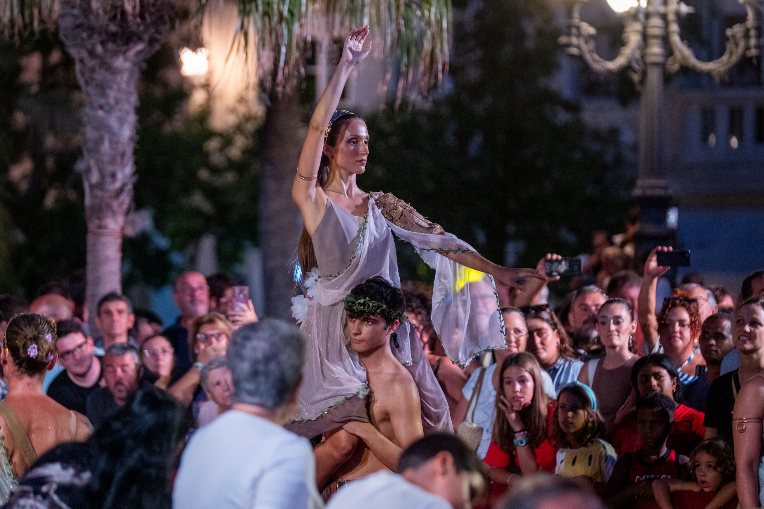 El espectacular viaje en el tiempo de Cádiz  así ha vuelto a ser Gades 63