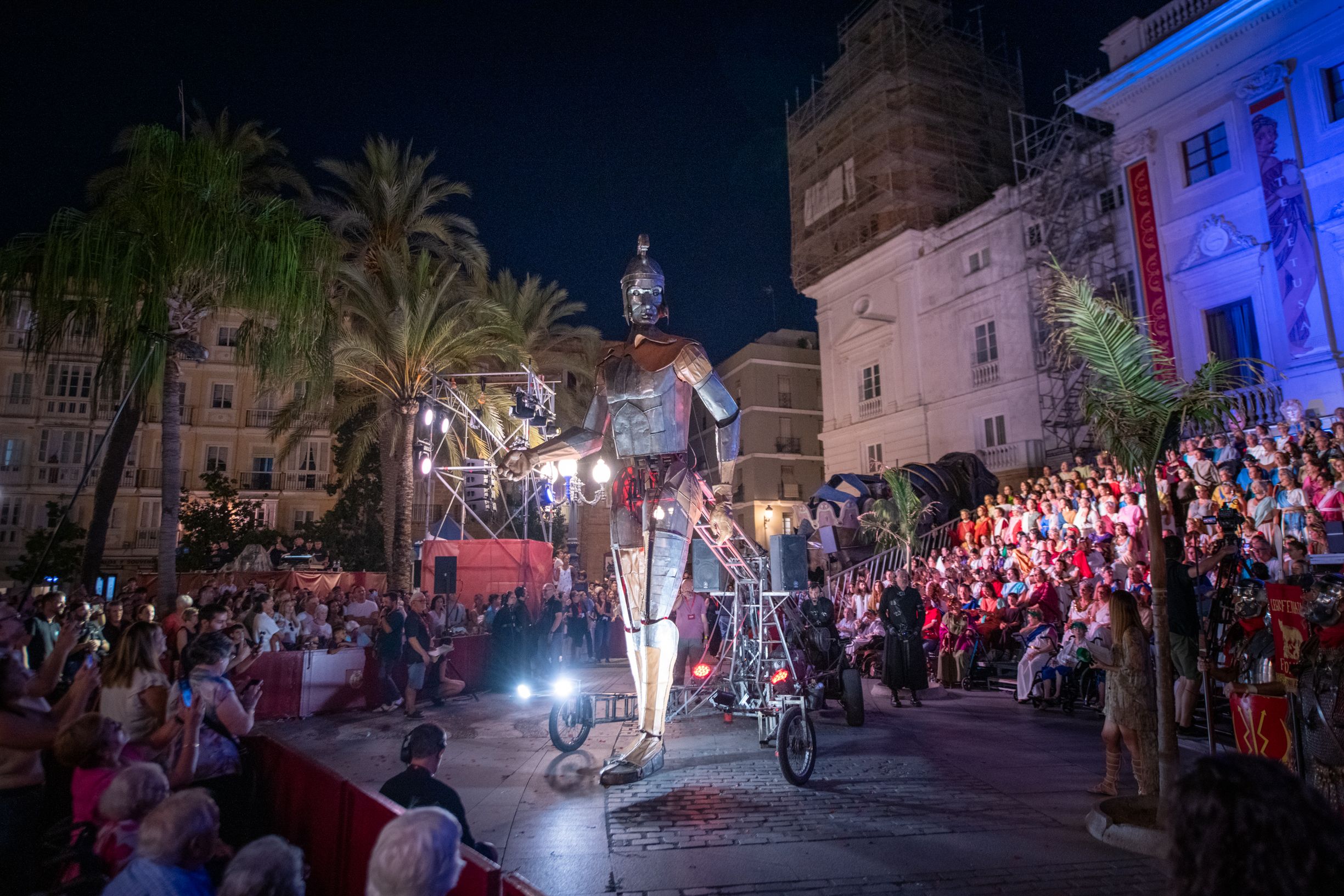 El espectacular viaje en el tiempo de Cádiz  así ha vuelto a ser Gades 77