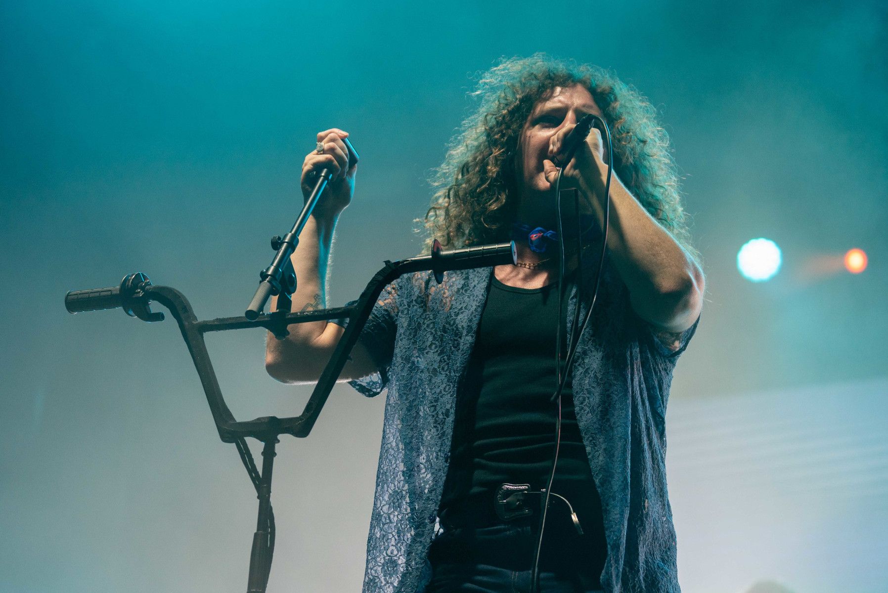 Dandy Piranha, vocalista de la banda.