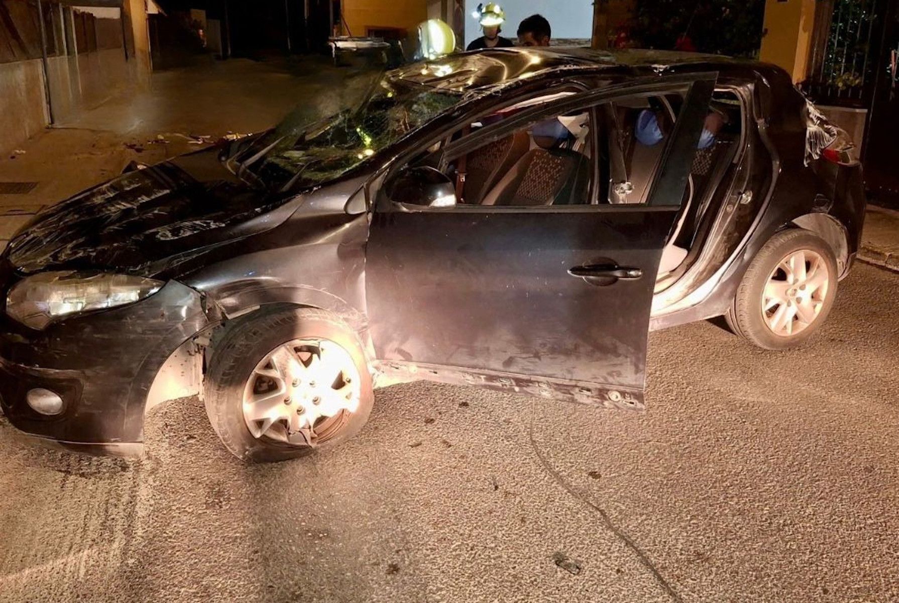 Estado en el que ha quedado el coche en Sanlúcar.