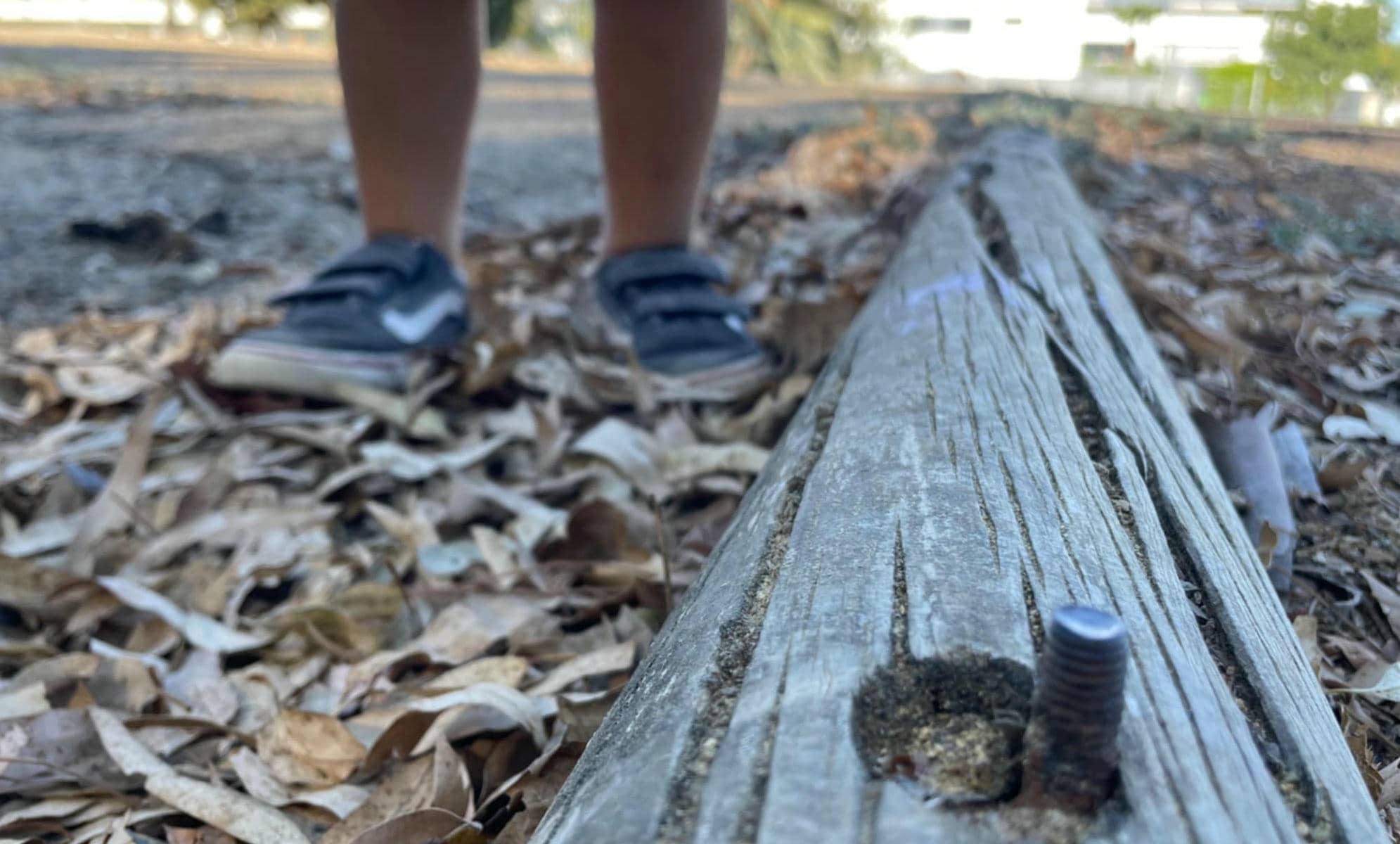 Uno de los salientes en las zonas infantiles del Parque de Pozoalbero.