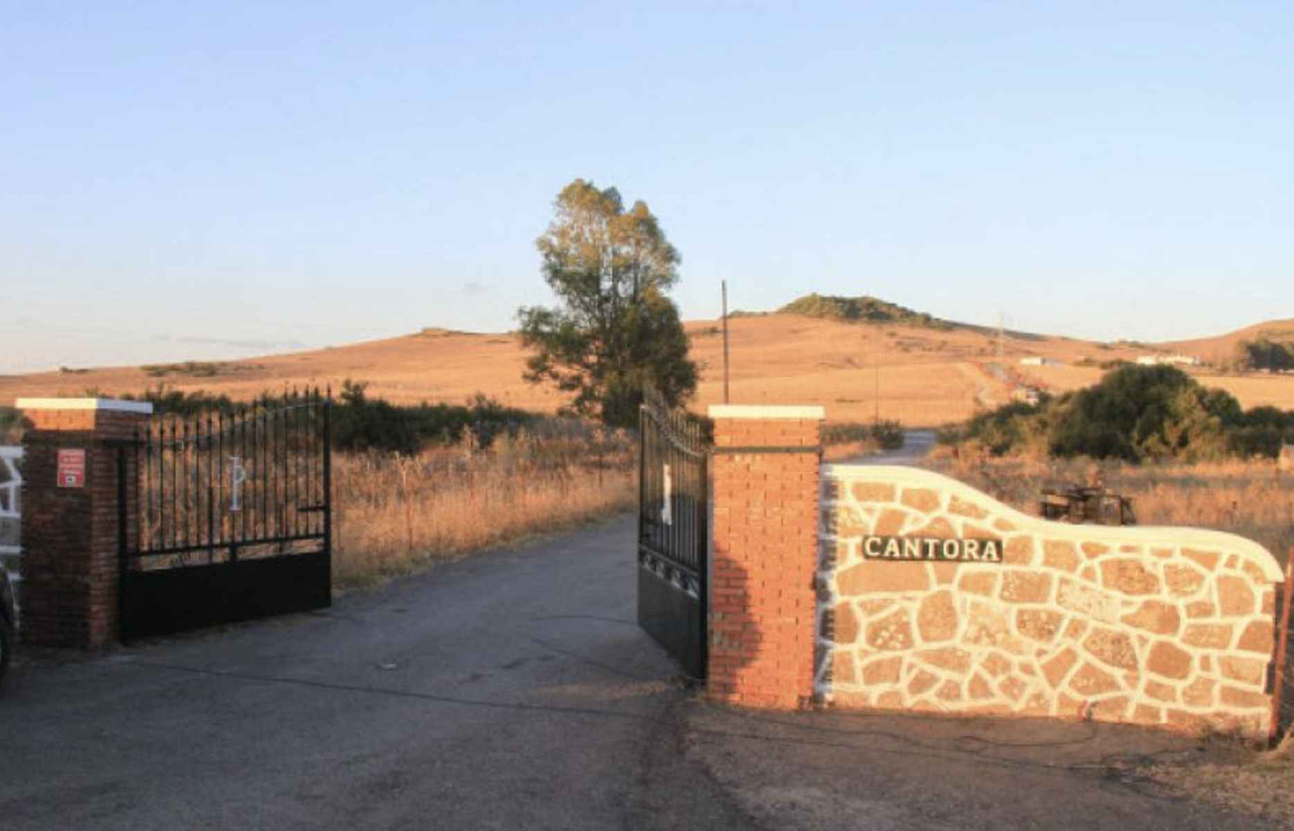 Entrada de Cantora, la finca de Paquirri que heredó Isabel Pantoja.