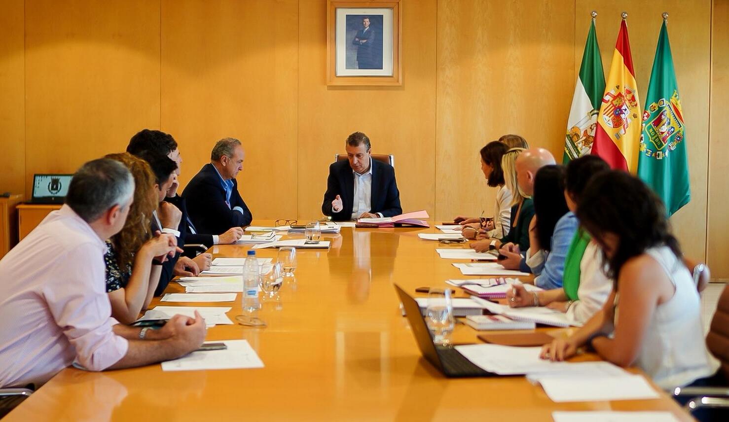 Una imagen de la Junta de Gobierno, presidida por Javier Fernández.