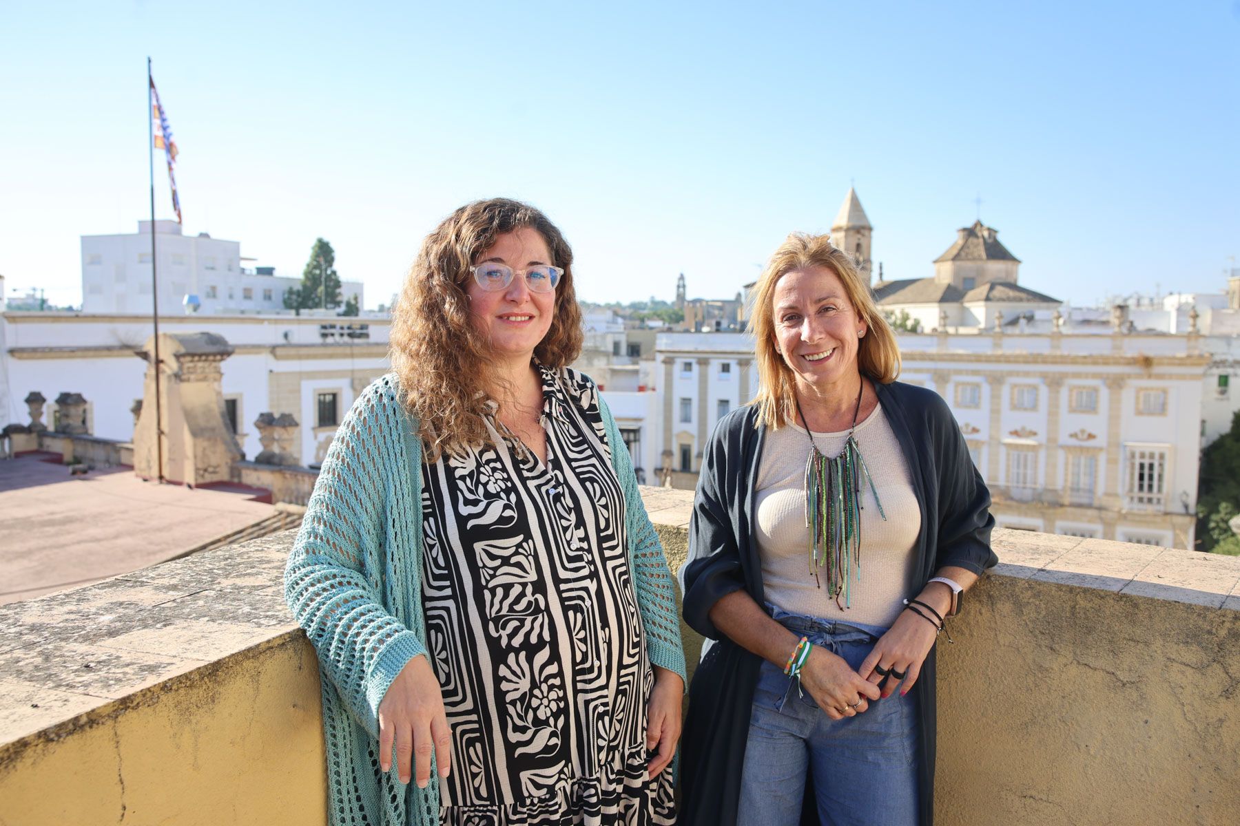 Violeta Márquez (IU) y Teresa Chamizo (Ganemos), las nuevas portavoces de La Confluencia.