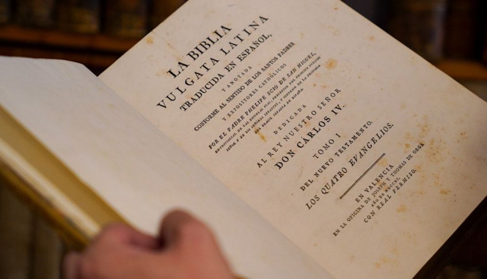 Feria del Libro 2025   Libreria de Antonio Bosch (Sevilla) FERNANDO VÁZQUEZ 00023