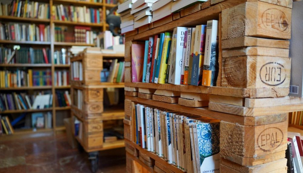 Feria del Libro 2025   Libreria de Antonio Bosch (Sevilla) FERNANDO VÁZQUEZ 00056